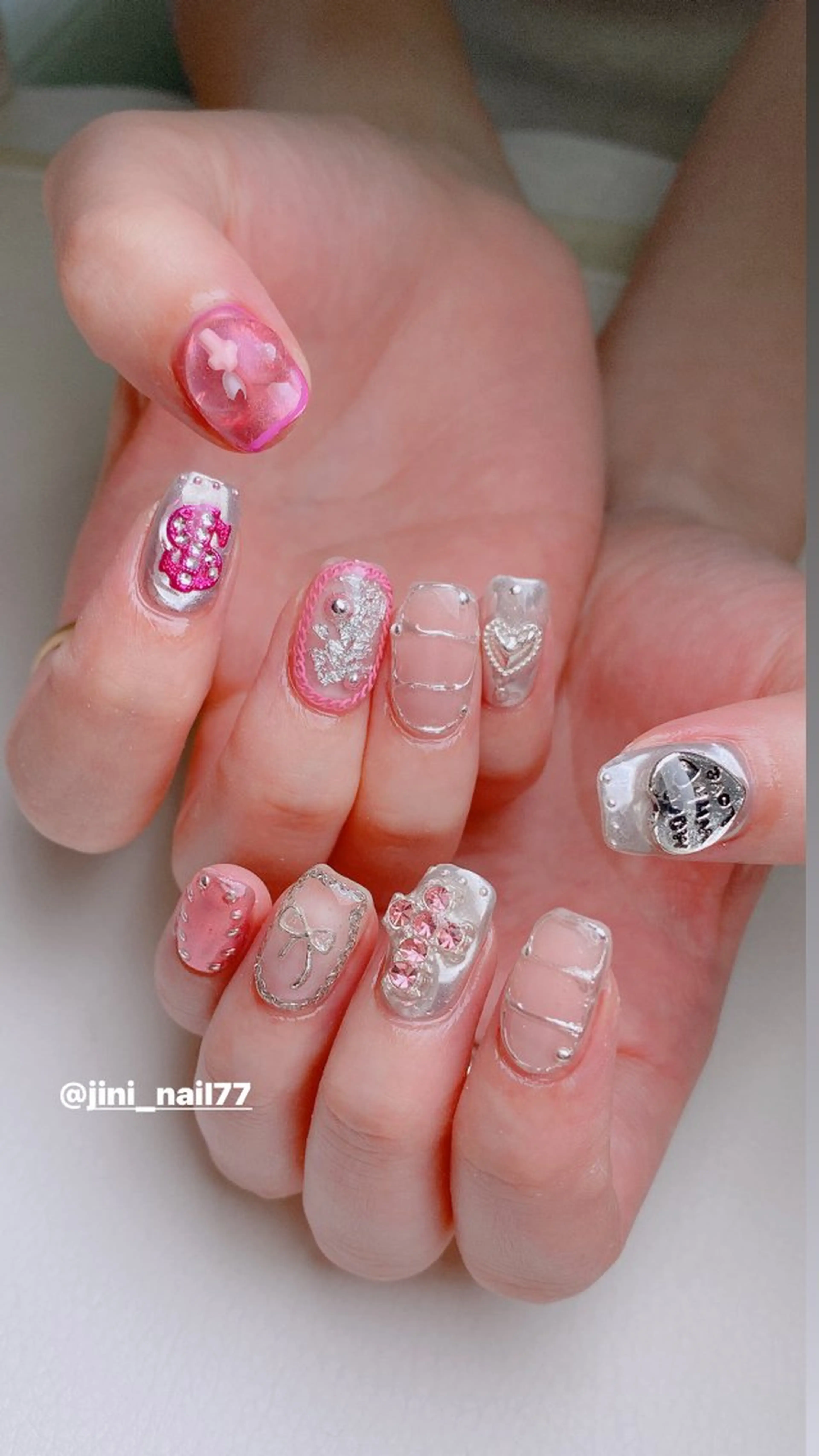 ネイル JINI NAIL所属・ジニ ネイルのネイルデザイン