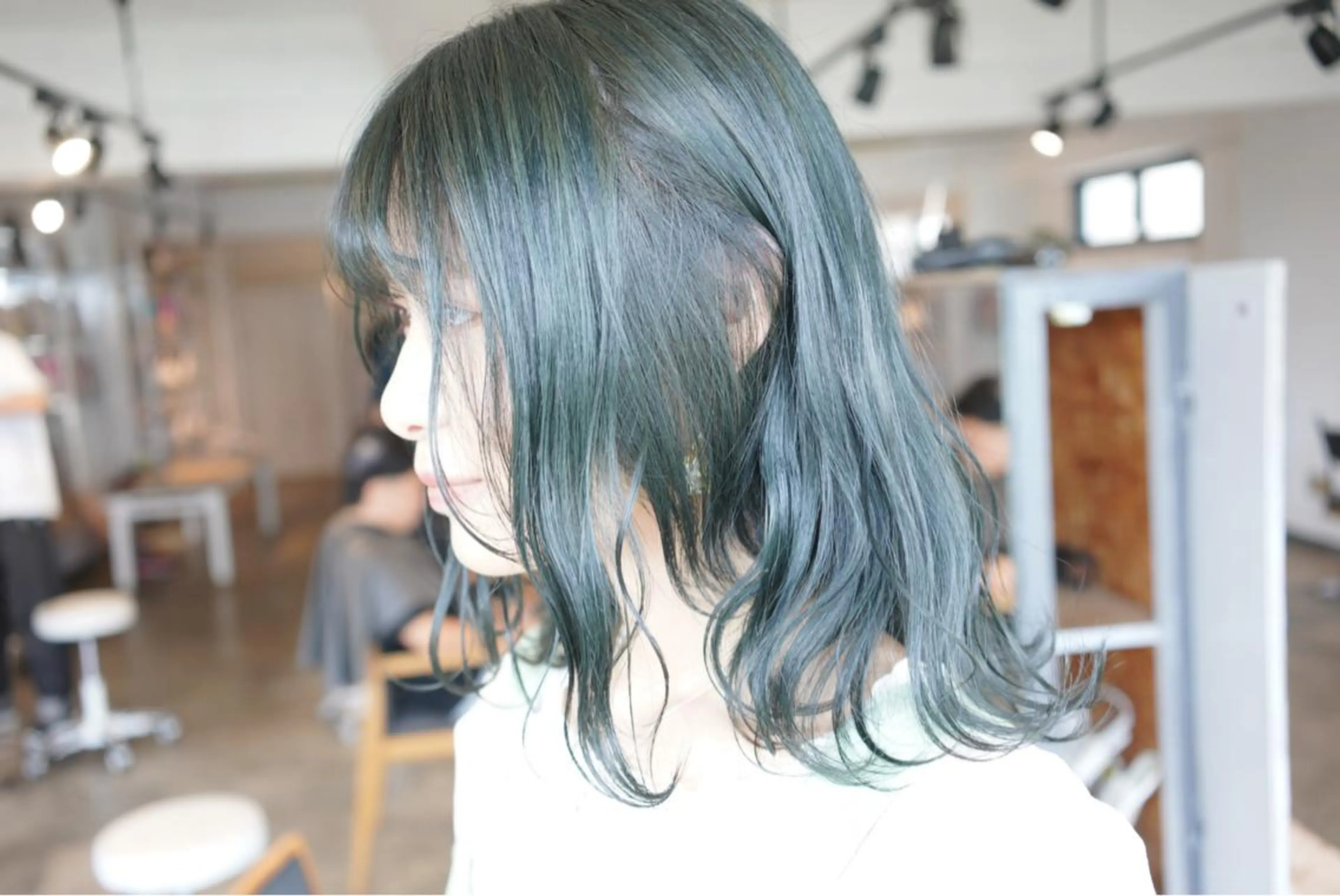 ミディアム カラー ヘアカラー トリートメント ハイトーン/レイヤー /ケアブリーチ石川治のヘアスタイル