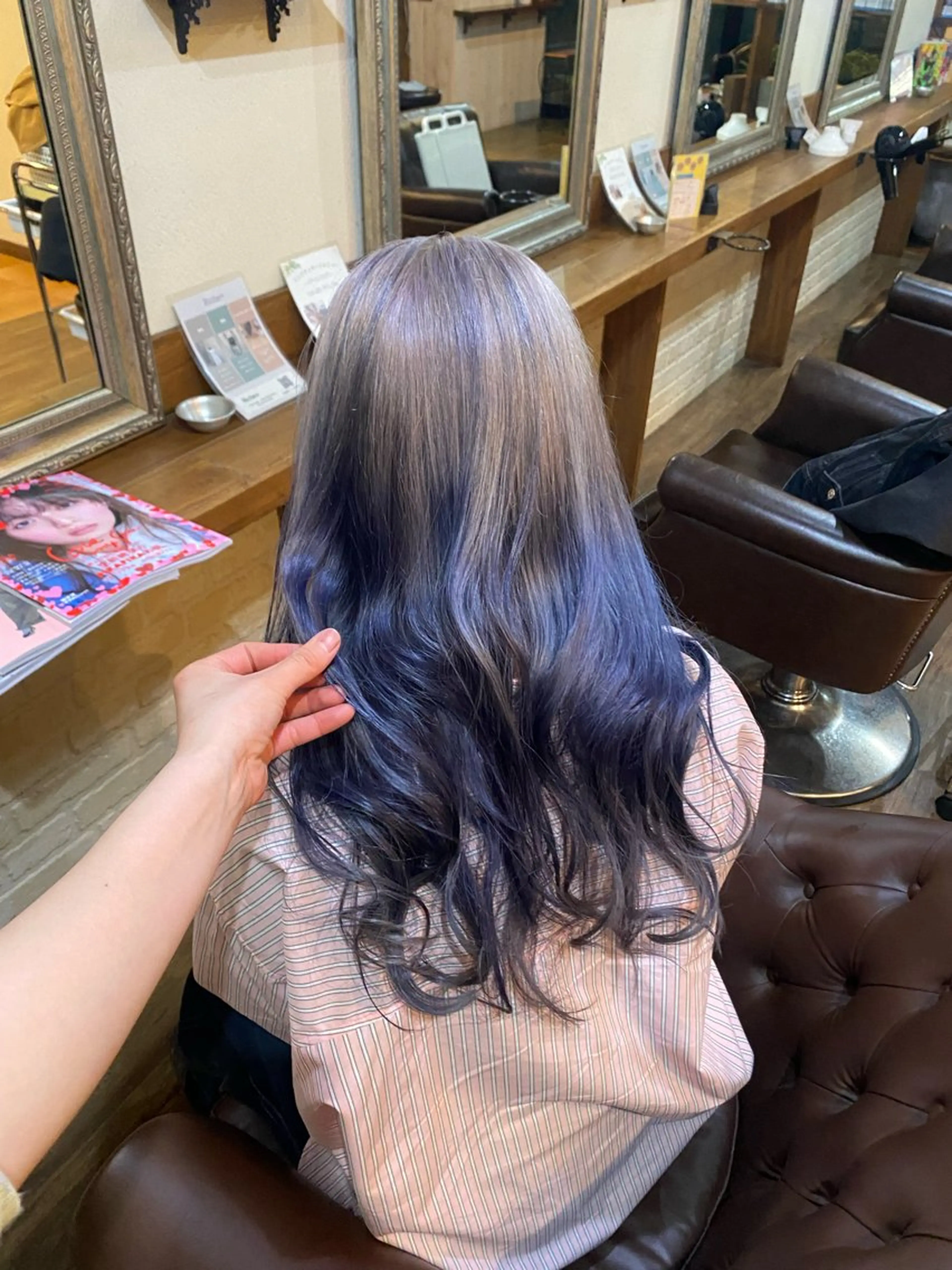 ロング ヘアカラー 肥田 夕蘭のヘアスタイル