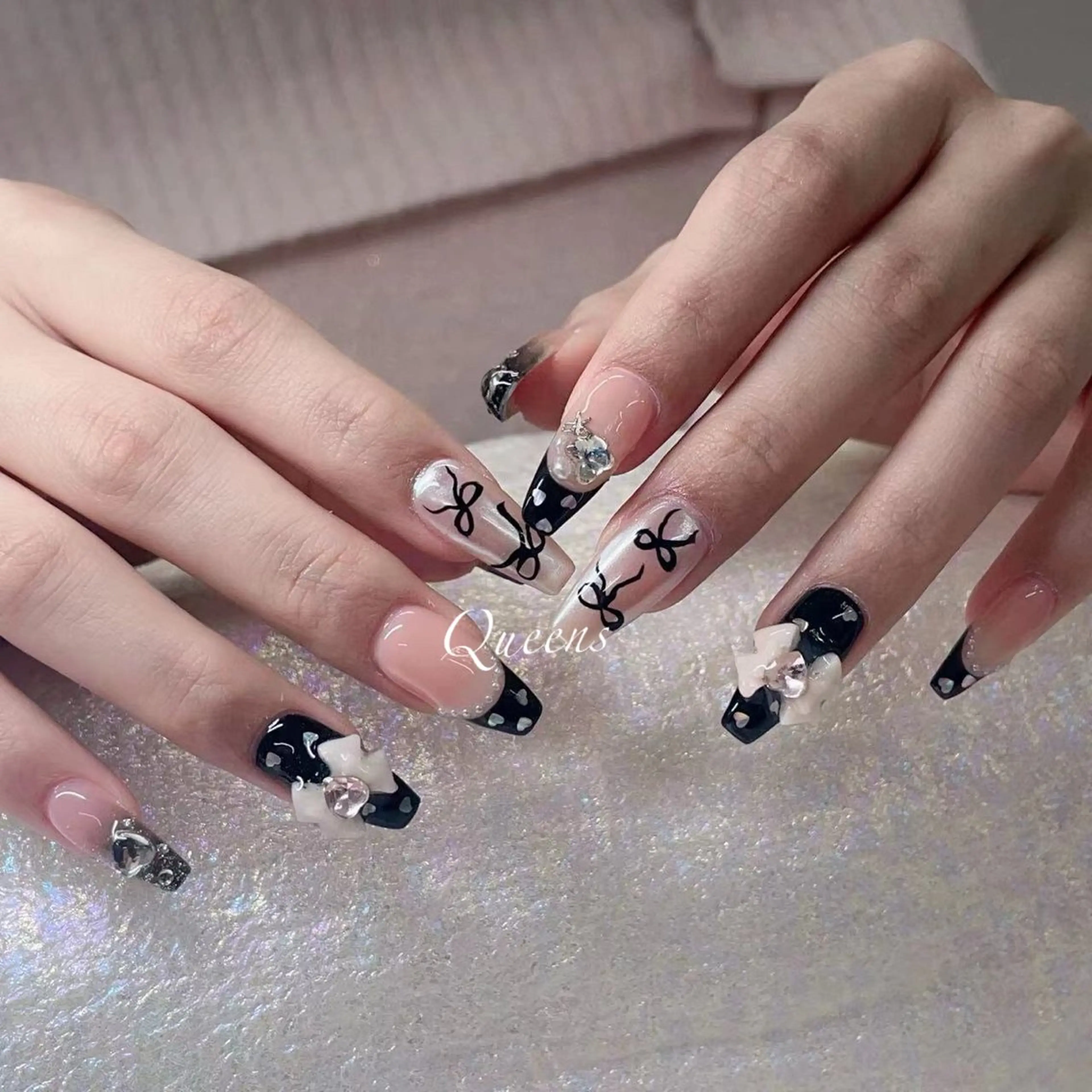 ネイル ハンドネイル Queens テイのネイルデザイン