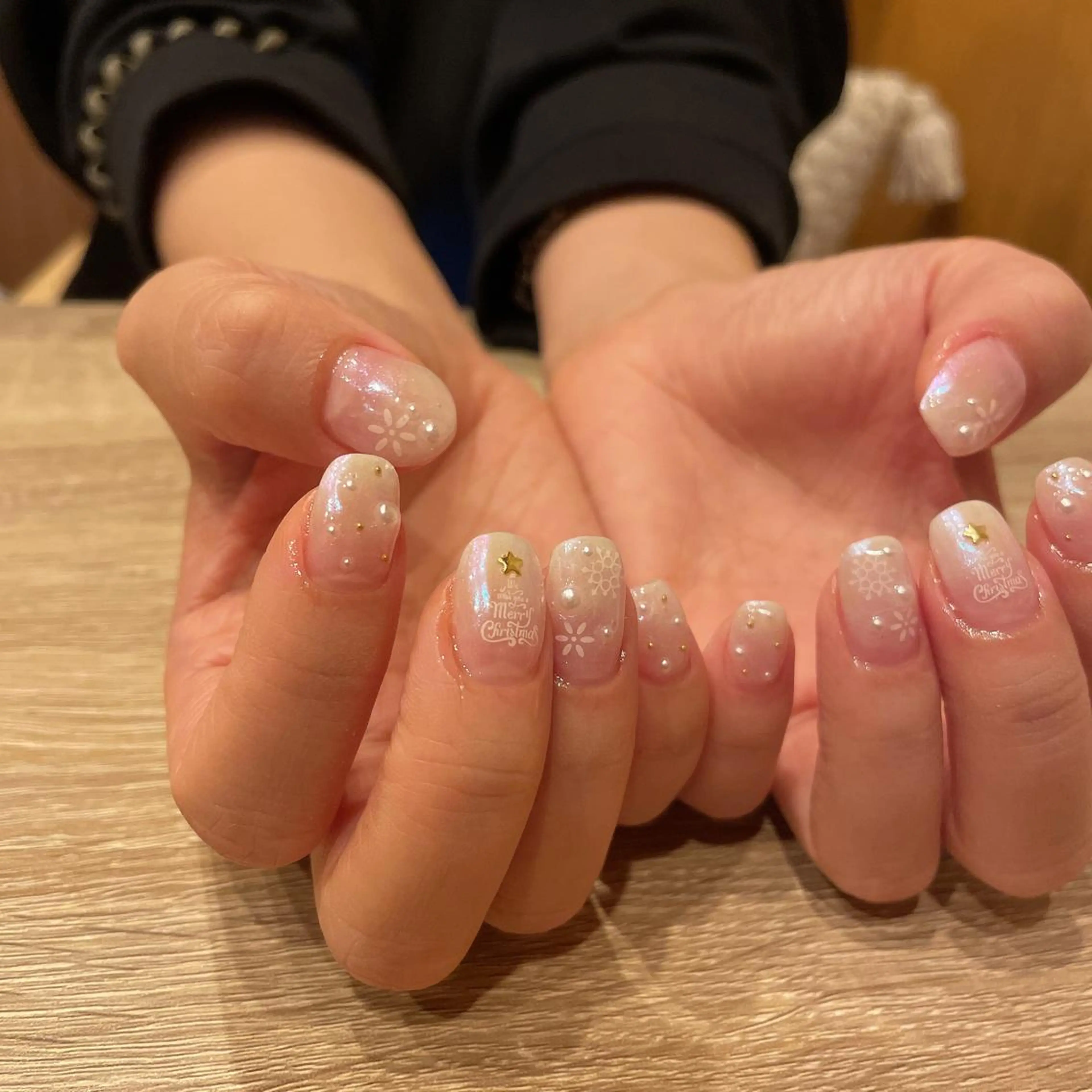 ネイル グラデーション ミラーネイル 冬ネイル クリスマス liberté🫧 新小岩のネイルデザイン