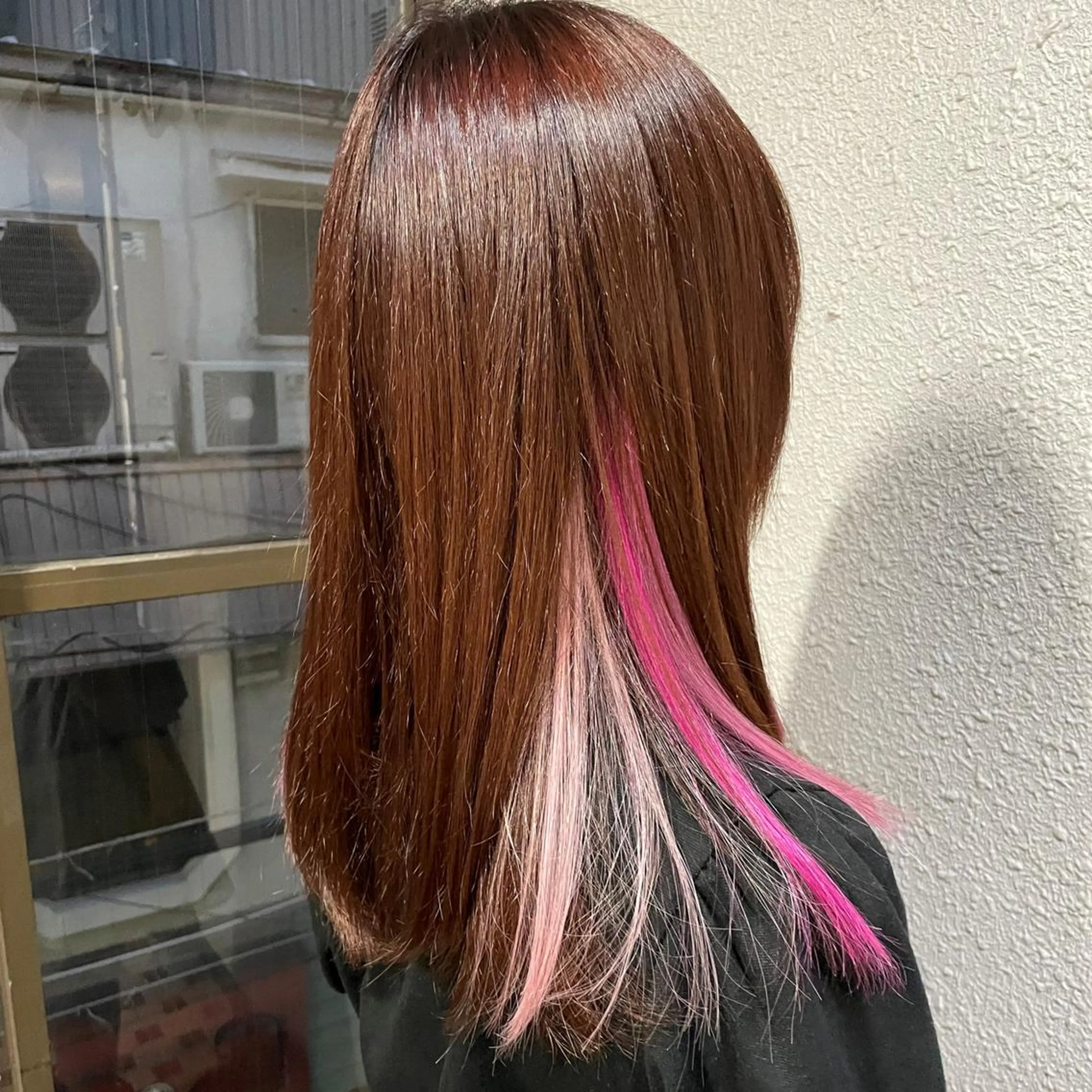 ミディアム ピンクブラウン エクステ エクステ D-aimer- ディーエメのヘアスタイル