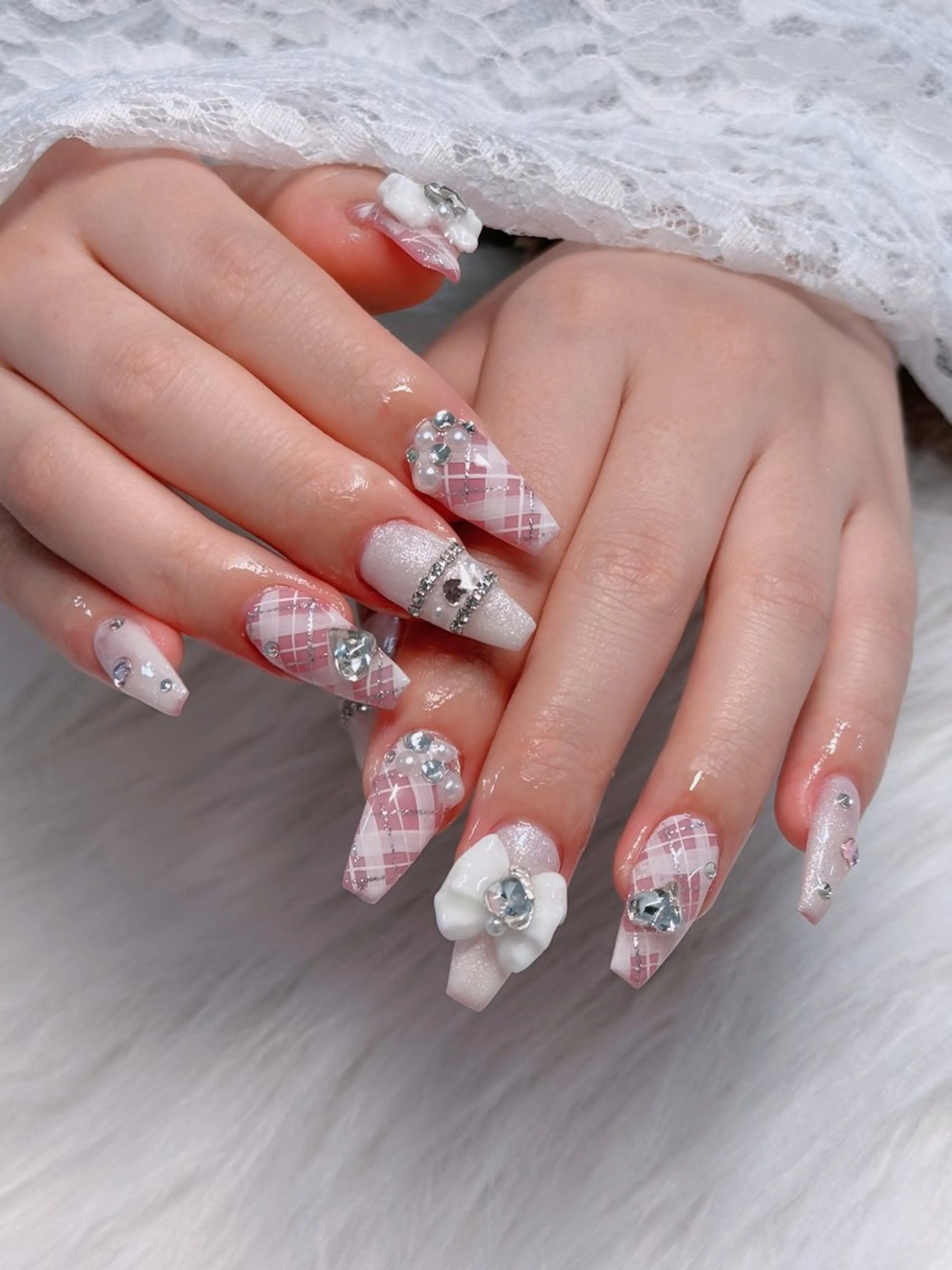 ネイル フレンチネイル ジェルネイル ガラスフレンチ ハロウィン ハート ハンドネイル H.baby Nail Salonのネイルデザイン