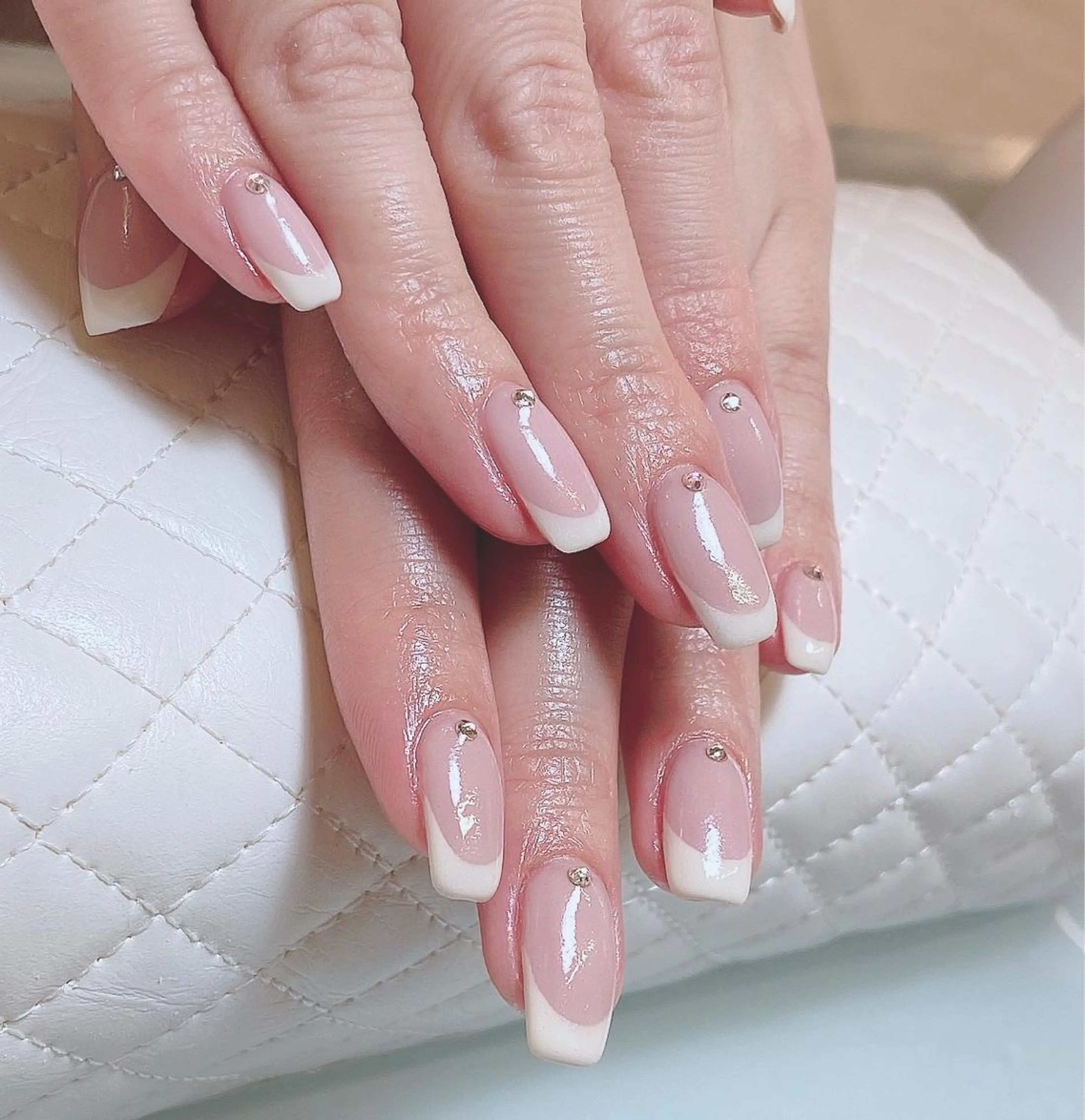 ネイル フレンチネイル ストーンネイル Nailist🌟 Wakanaのネイルデザイン