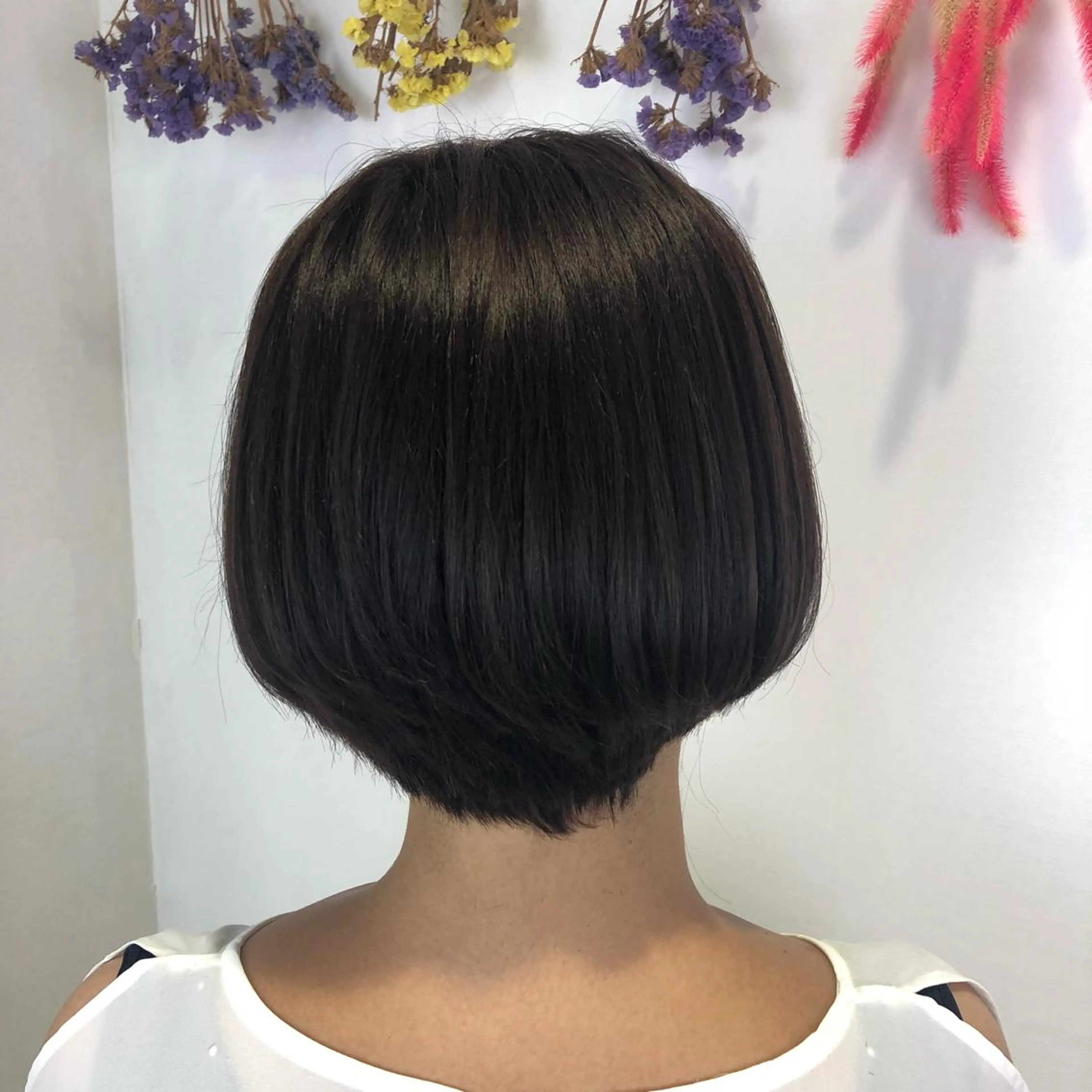 ショート ショートヘア 小顔レイヤー/ ベージュ🤍Rieのヘアスタイル