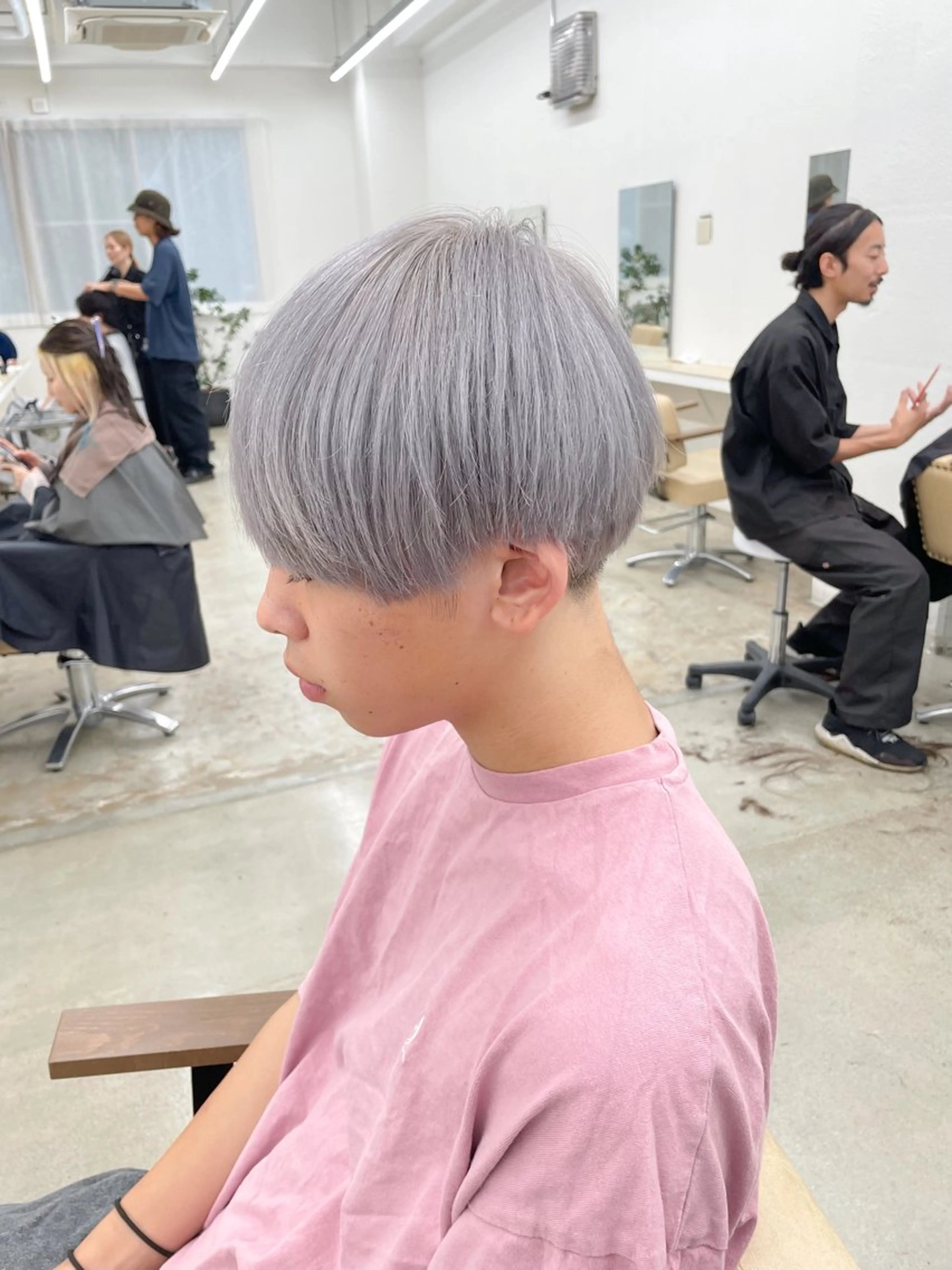 ショート カラー メンズ メンズハイトーン ハイトーンカラー シルバー ヘアカラー トリートメント ハイトーン/レイヤー /ケアブリーチ石川治のヘアスタイル