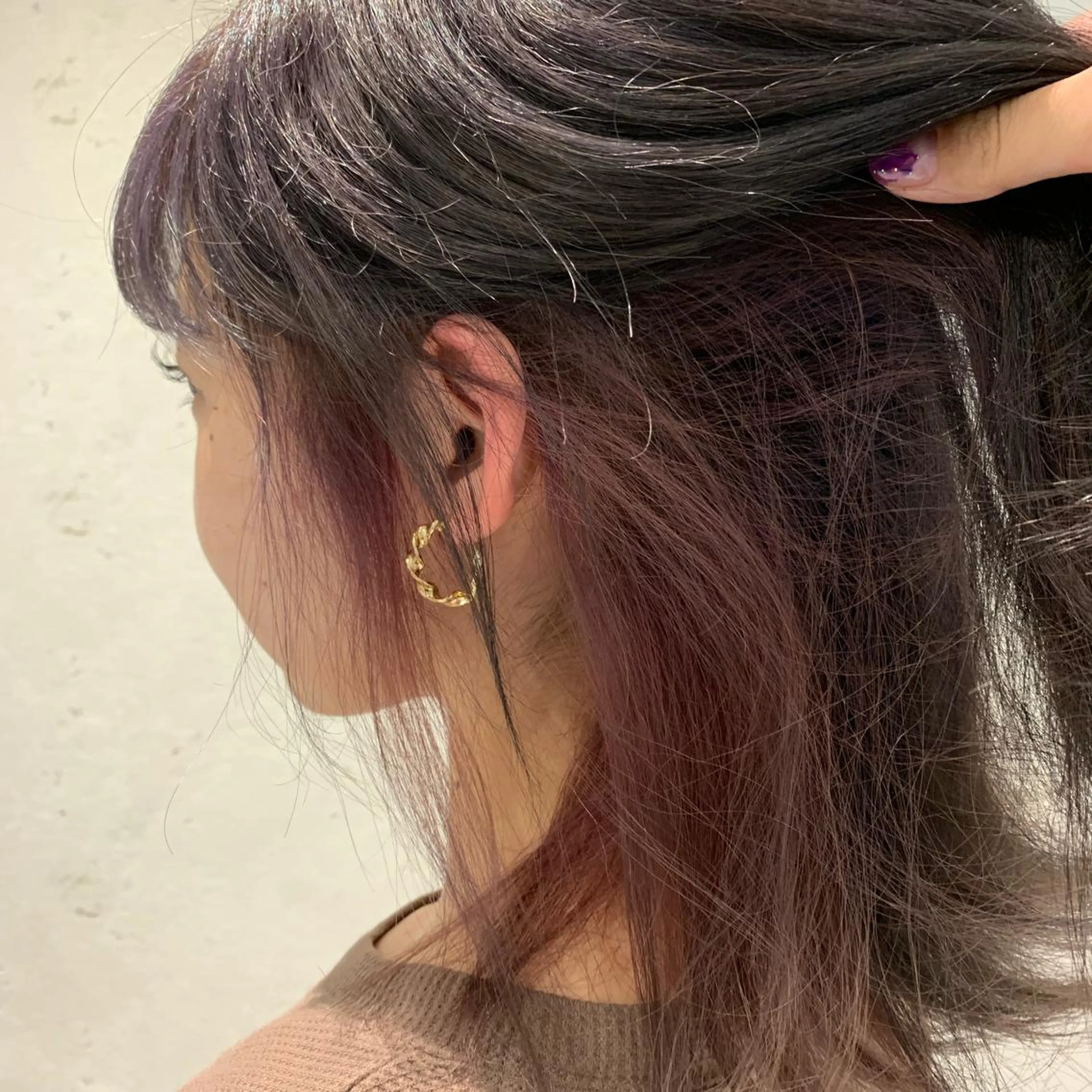 ミディアム カラー ブリーチ インナーカラー ピンクカラー 外山 実咲のヘアスタイル