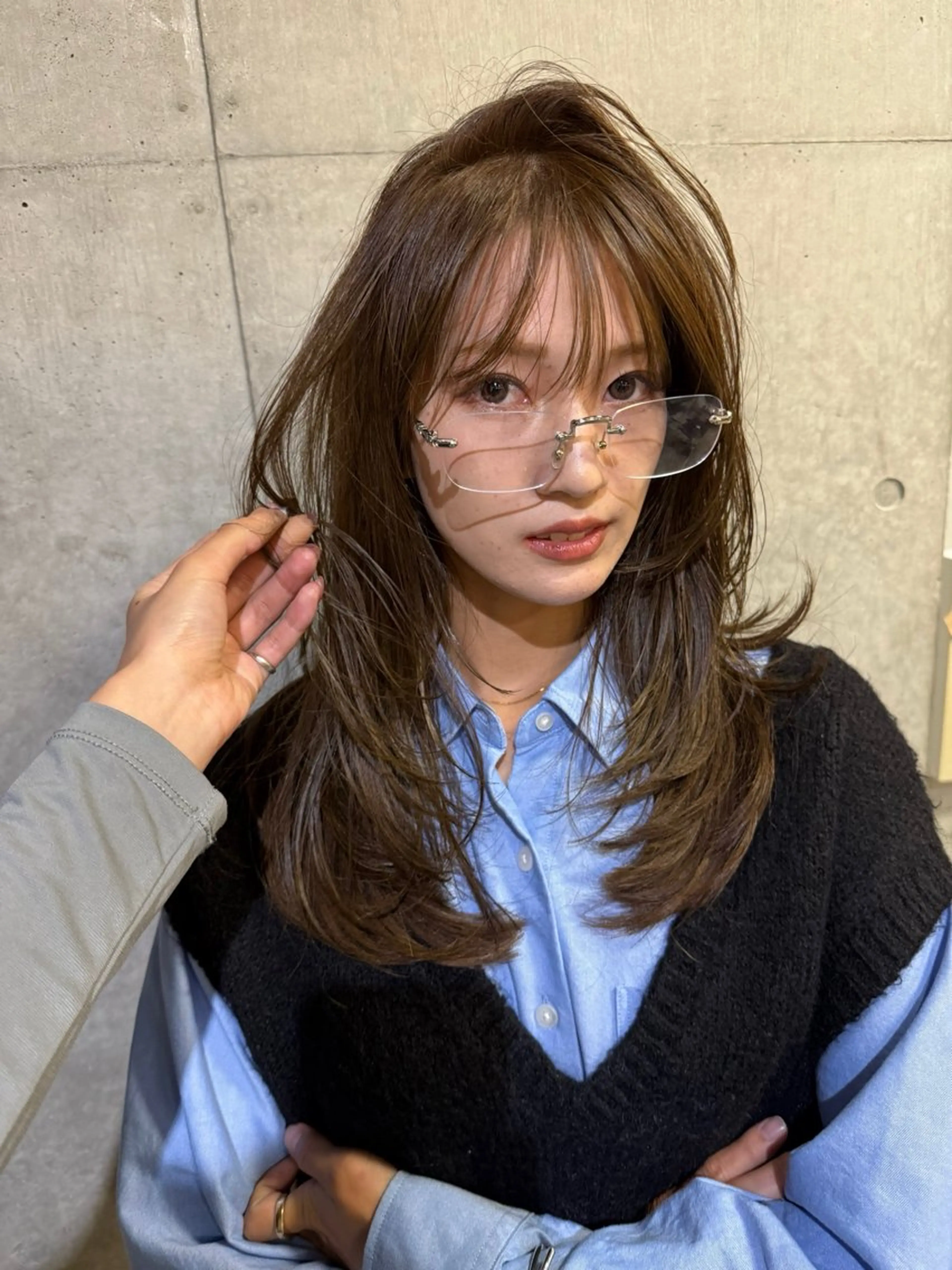 セミロング セミロングパーマ レイヤーカット カット ヘアカラー レイヤーカット\ウル フ　chinatsuのヘアスタイル