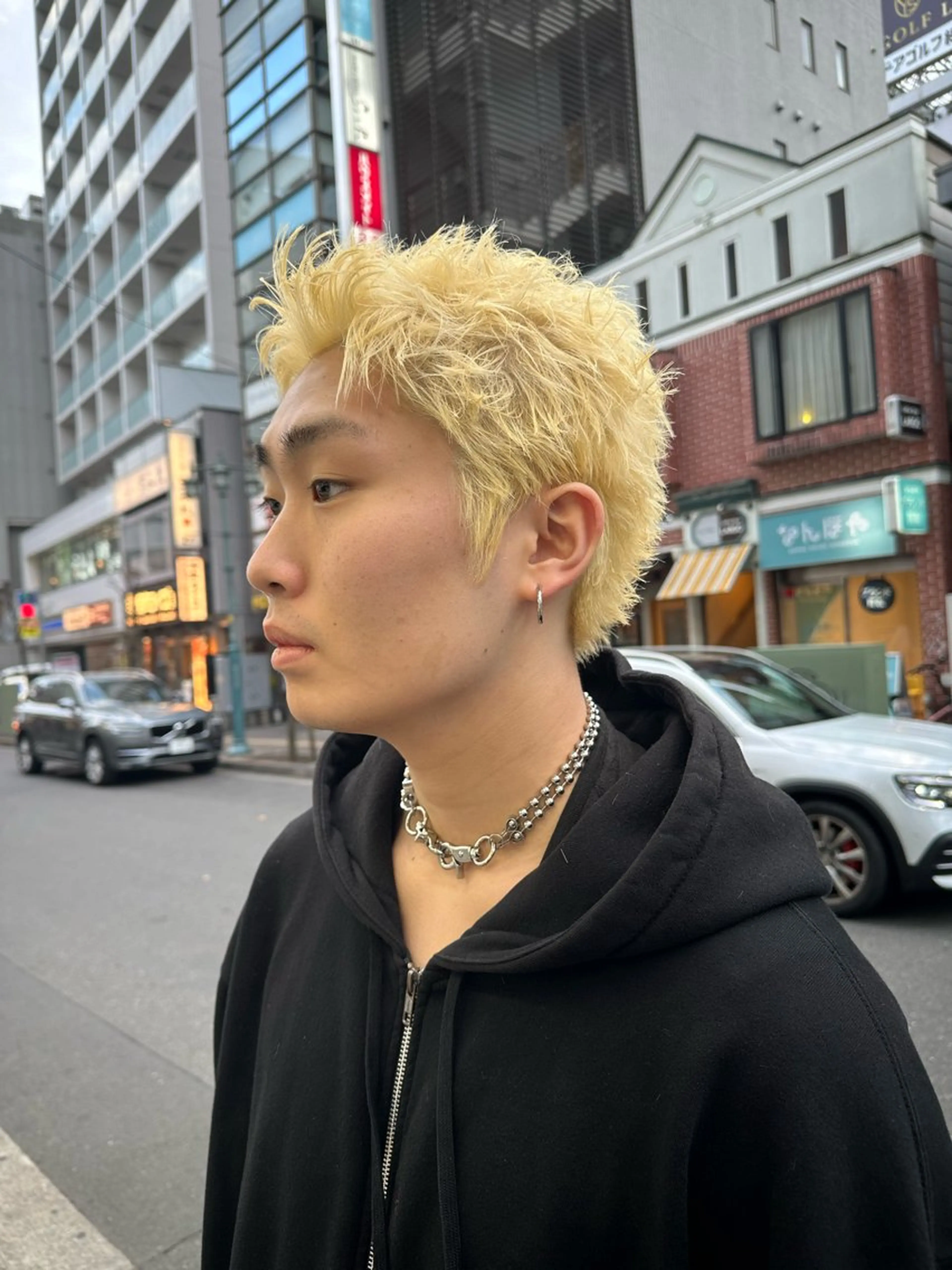 ショート カラー メンズ メンズブリーチ メンズハイトーン メンズインナーカラー ブリーチ ケアブリーチ Rei/ 縮毛矯正/ ハイライトカラー募集のヘアスタイル