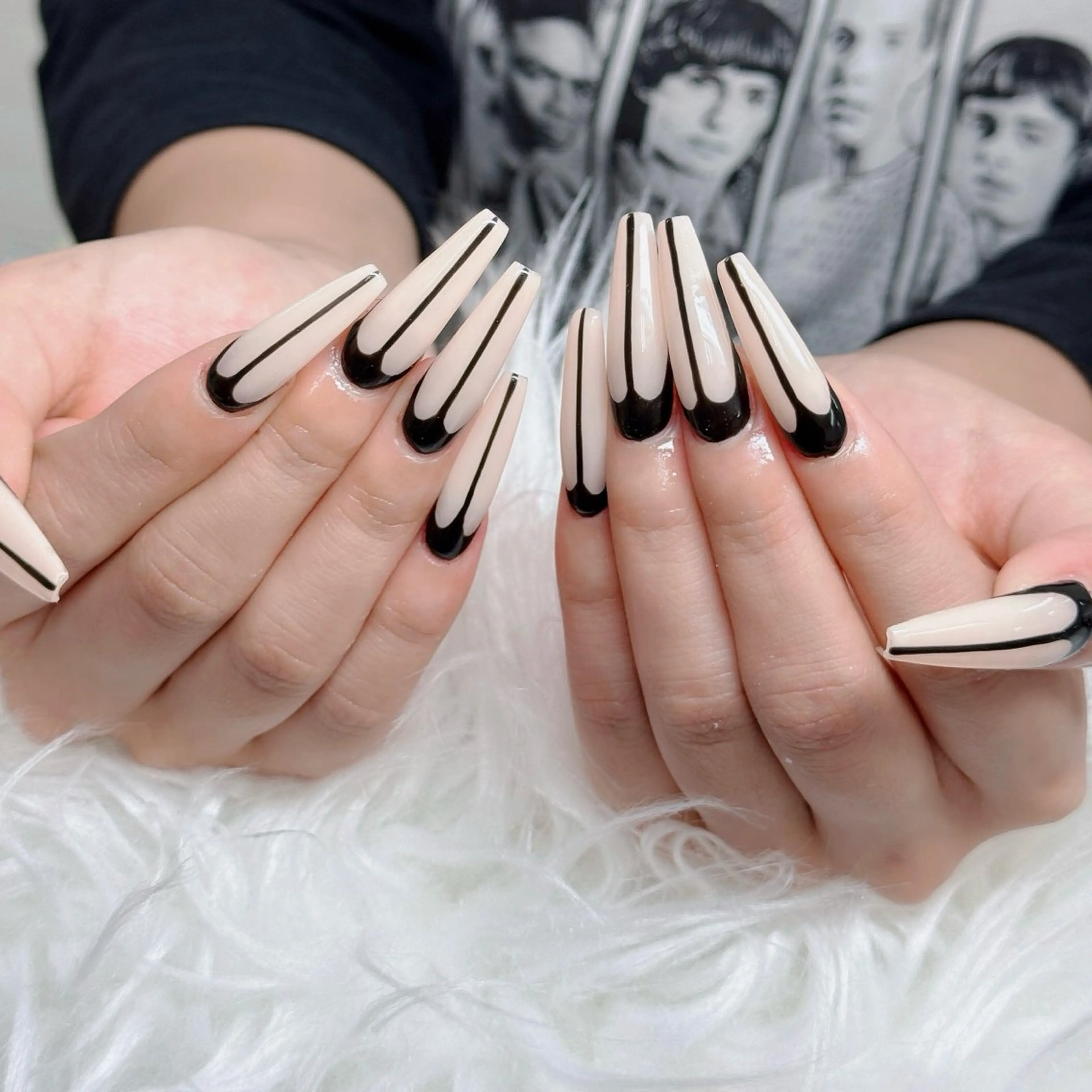 ネイル ロングネイル マグネットネイル リボン 夏ネイル スーパーロングネイル ハンドネイル Hani Nail Salonのネイルデザイン