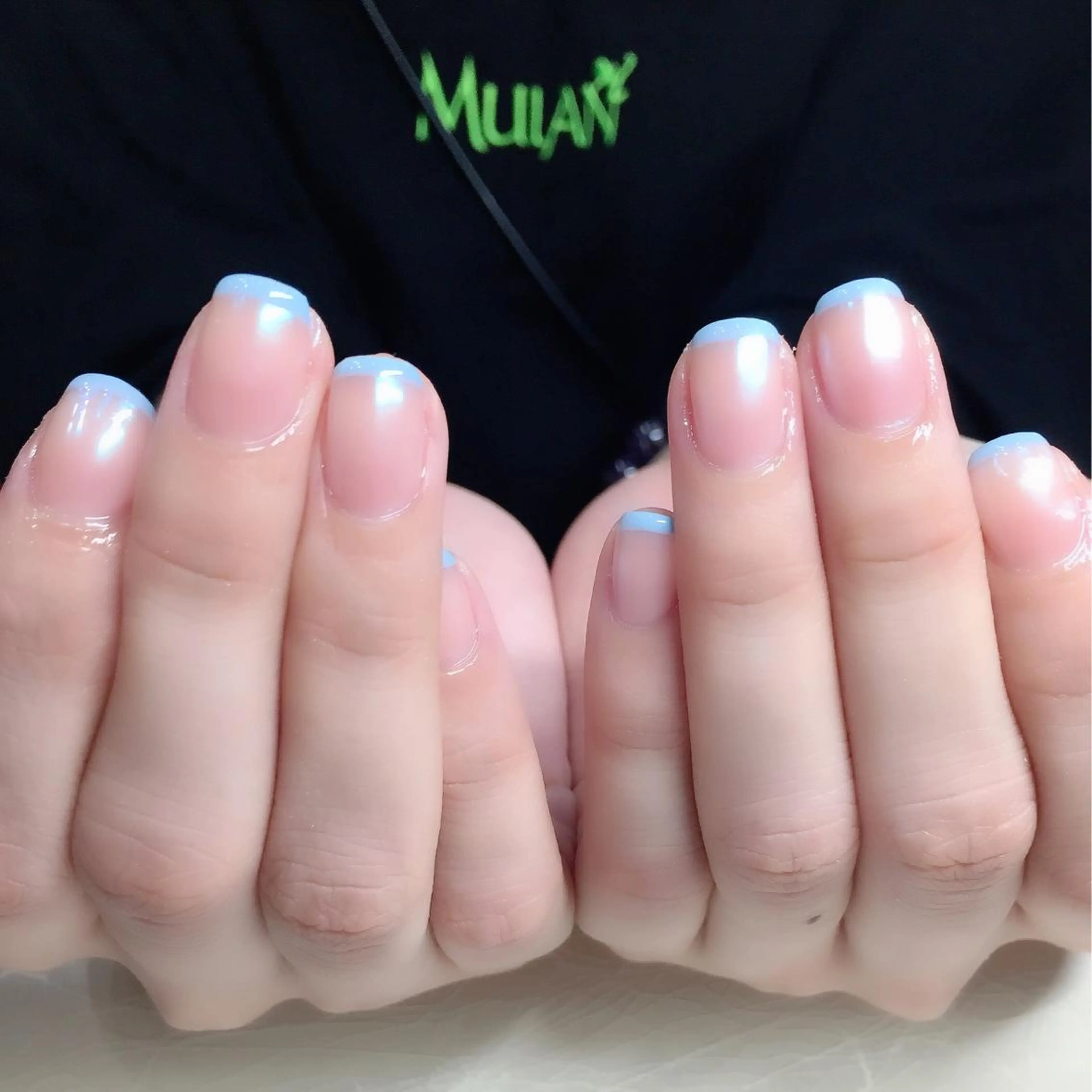 ネイル フレンチネイル ガール ネイルサロンのネイルデザイン