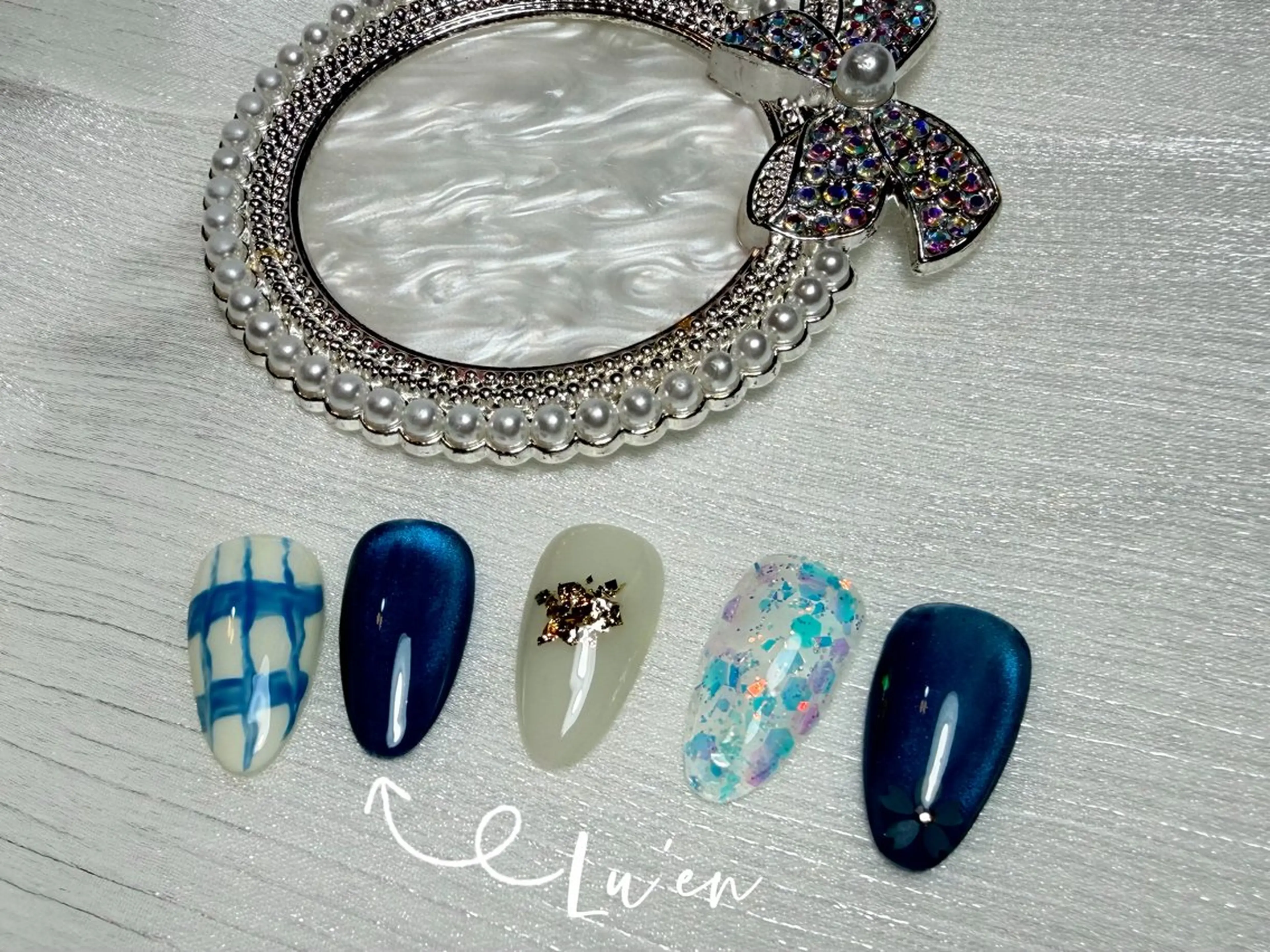 ミディアム ファン ミンハンのネイルデザイン