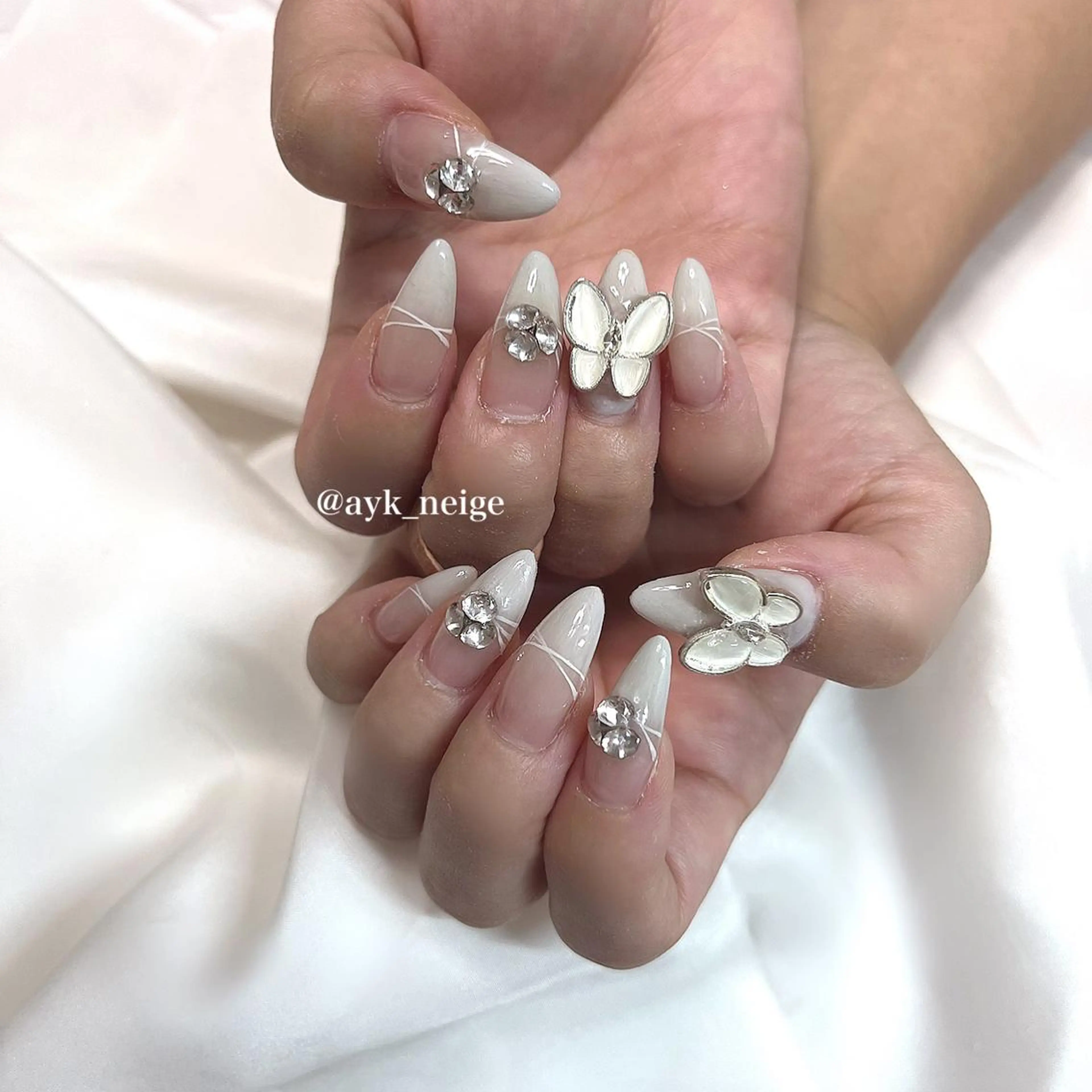 ネイル フットネイル フレンチネイル ガラスフレンチ グラデーション 韓国ネイル n'eige nail所属・大谷 綾香のネイルデザイン