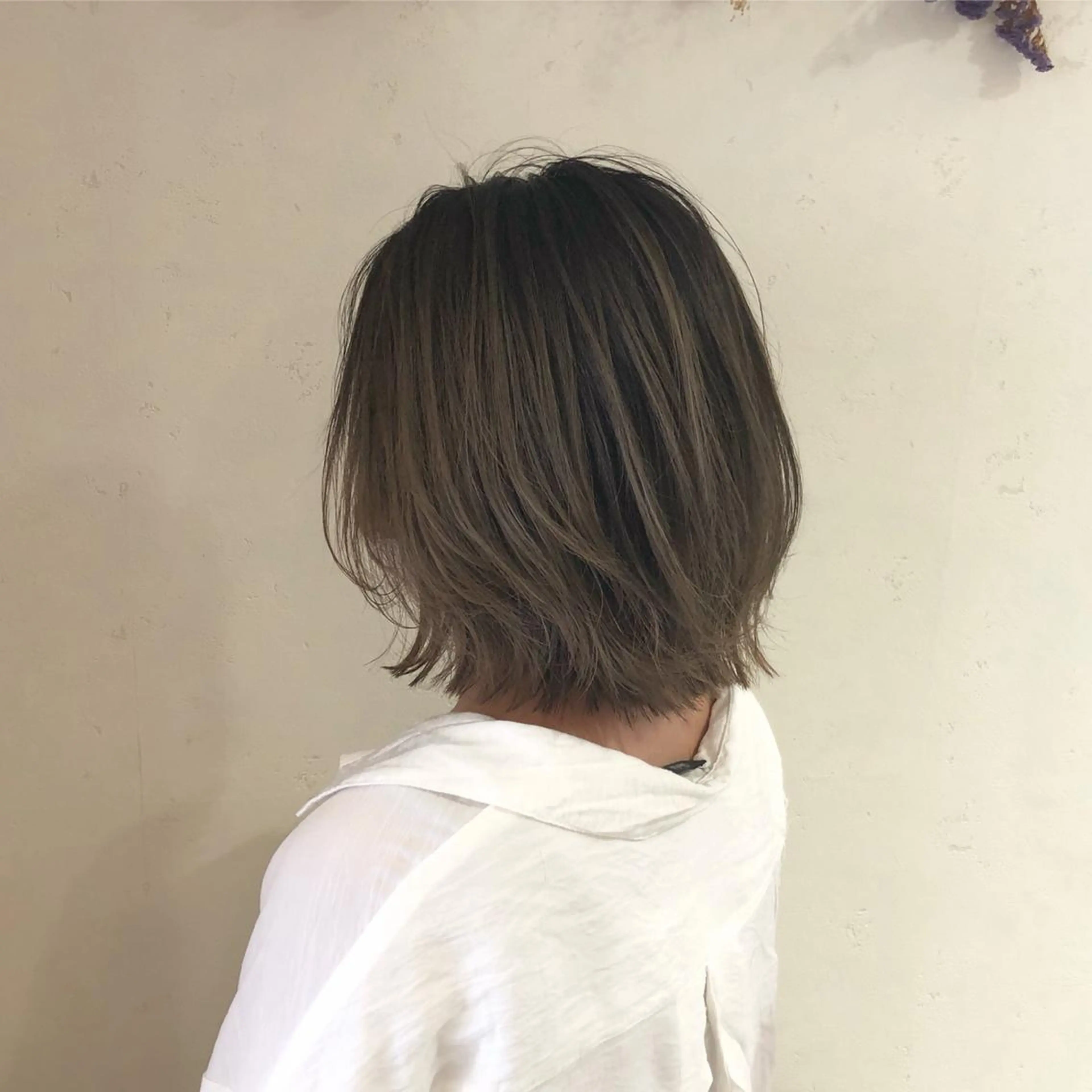 ショート カラー アッシュ ベージュカラー ブリーチ ブリーチなしカラー カット ヘアカラー トリートメント 髪質改善/縮毛矯正 /青山　早希🐾のヘアスタイル