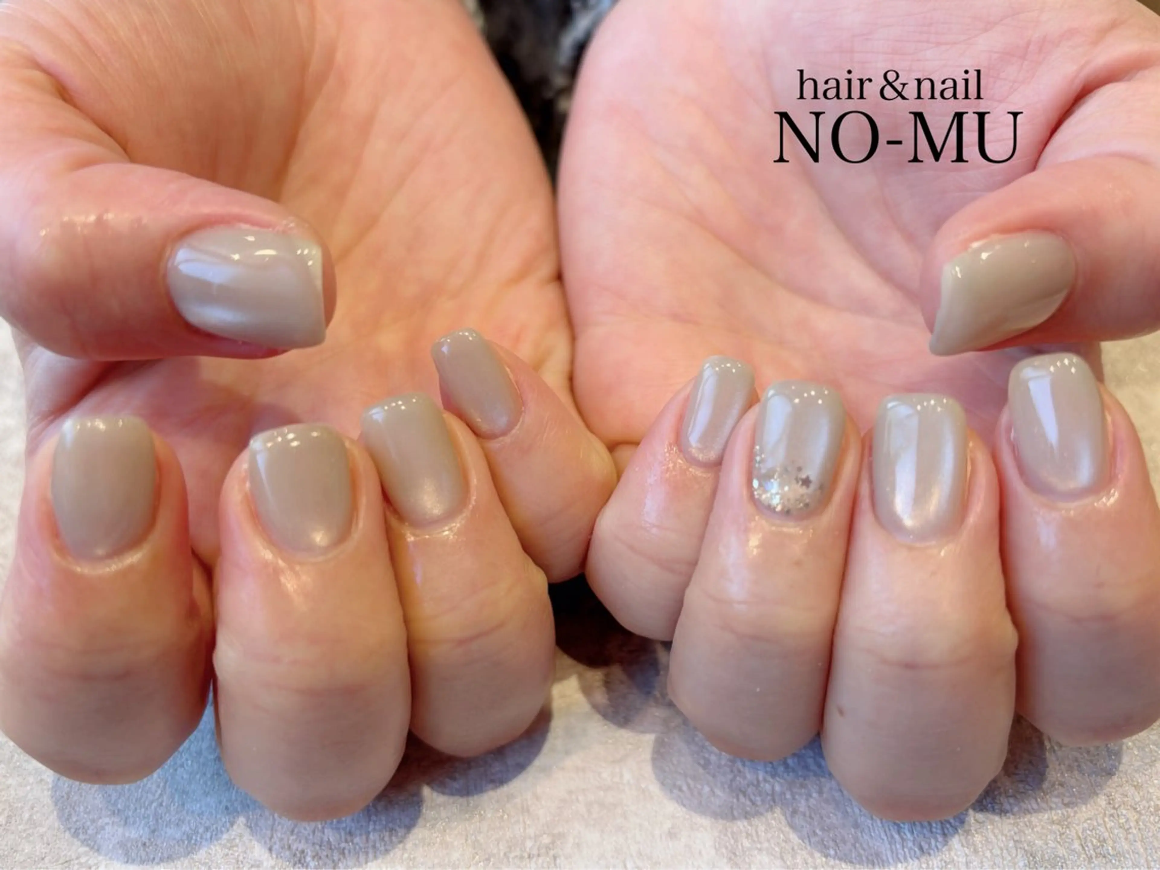 ネイル アートネイル マグネットネイル ホワイト ハンドネイル hair＆nail NO-MU所属・hair＆nail NO-MUのネイルデザイン