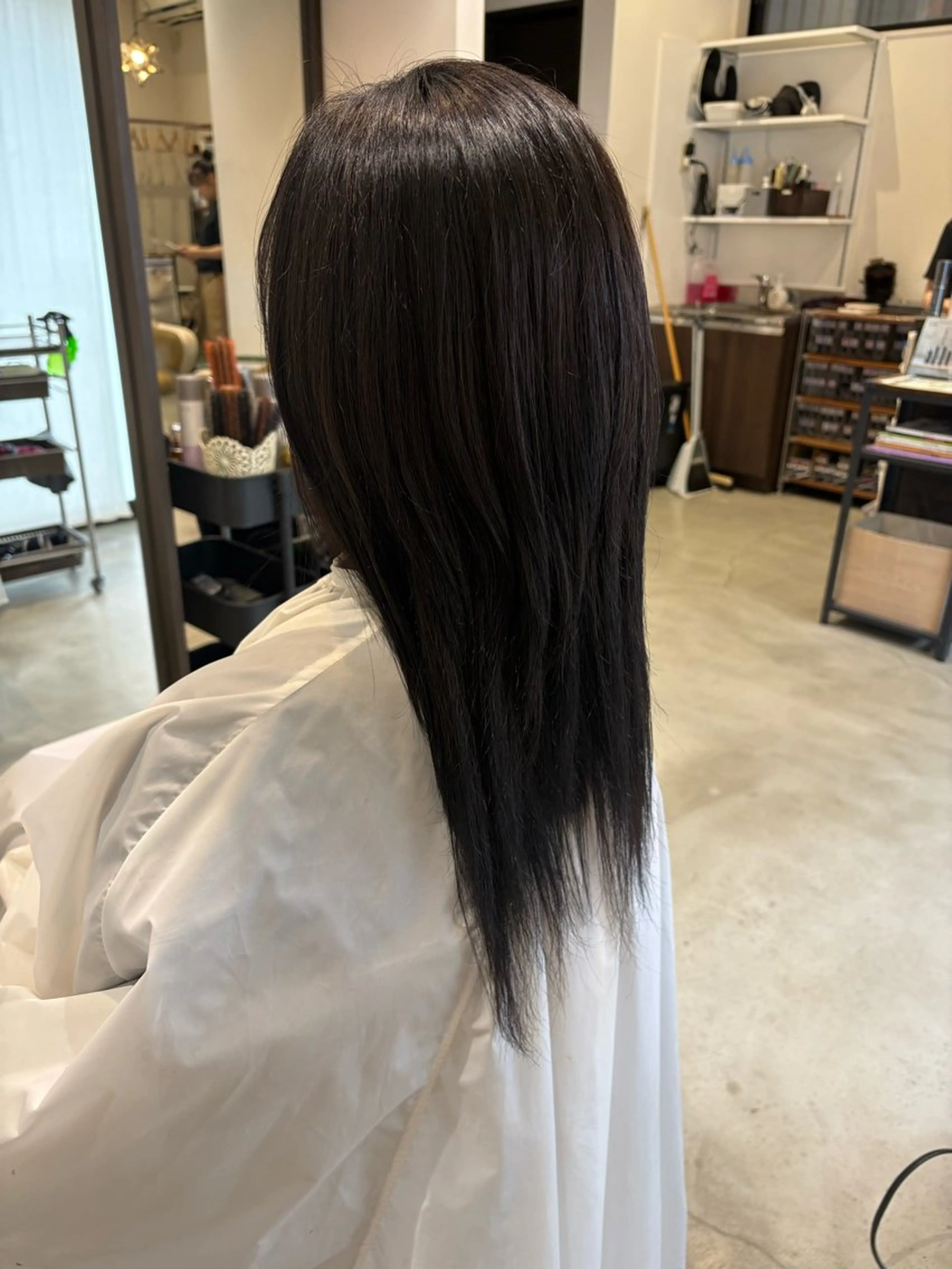 セミロング アッシュ ヘアカラー 折本 沙織のヘアスタイル