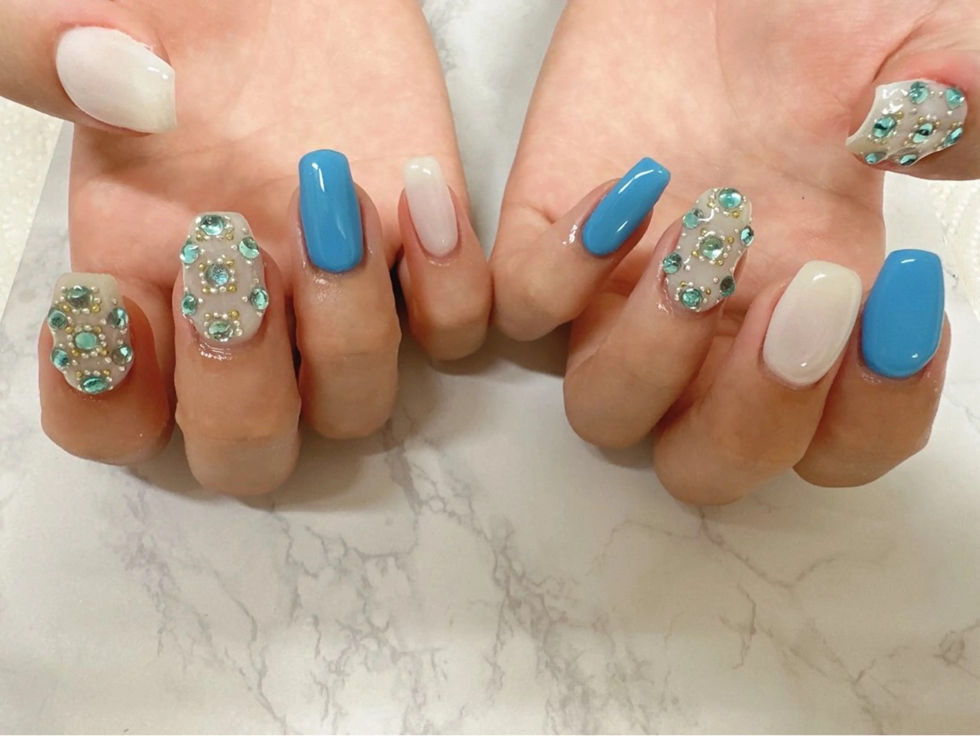 ネイル ハンドネイル ハンドケア Minoan Tのネイルデザイン