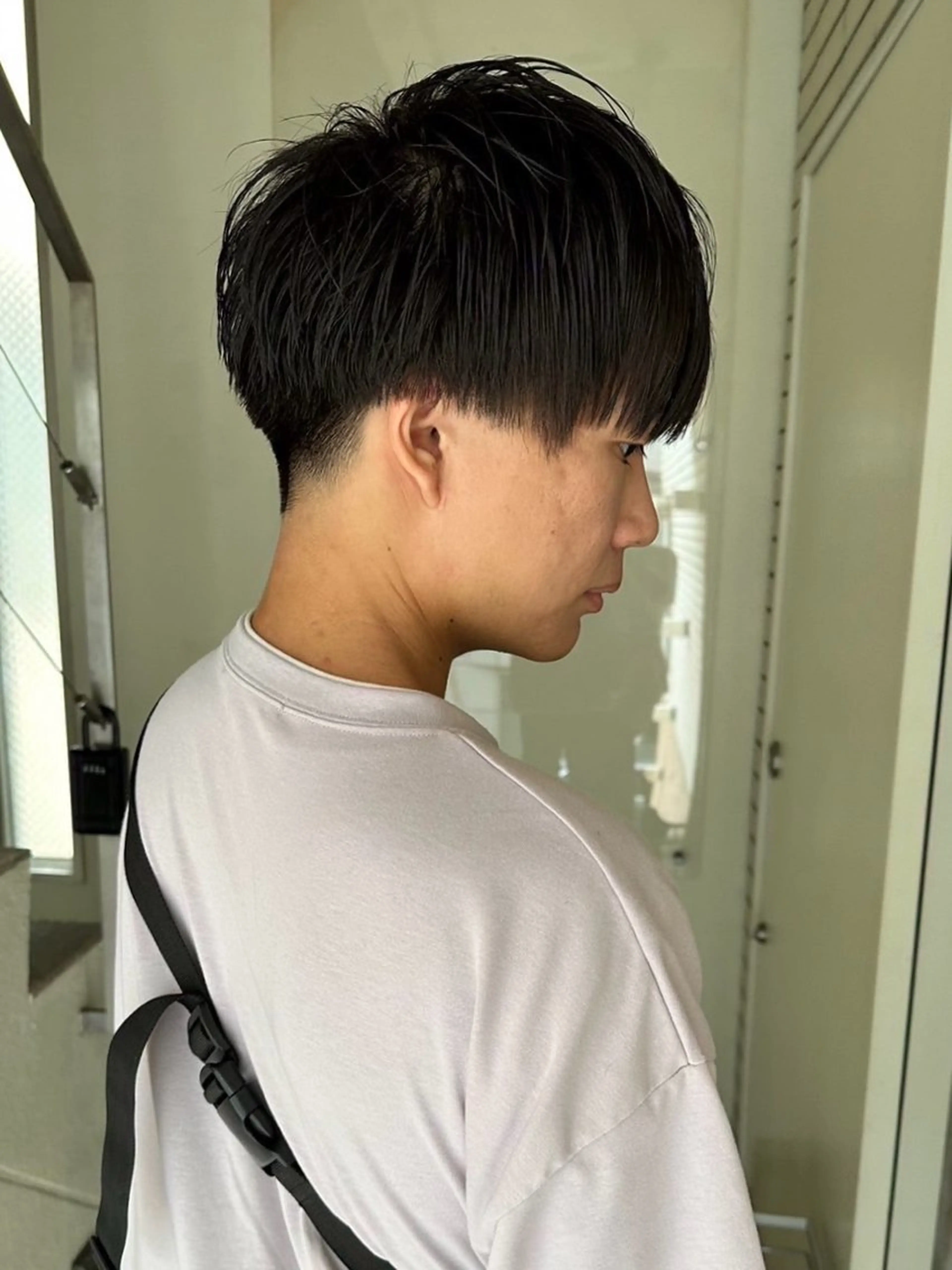 メンズ マッシュ 切りっぱなしボブ/ ブリーチカラー/大塚のヘアスタイル