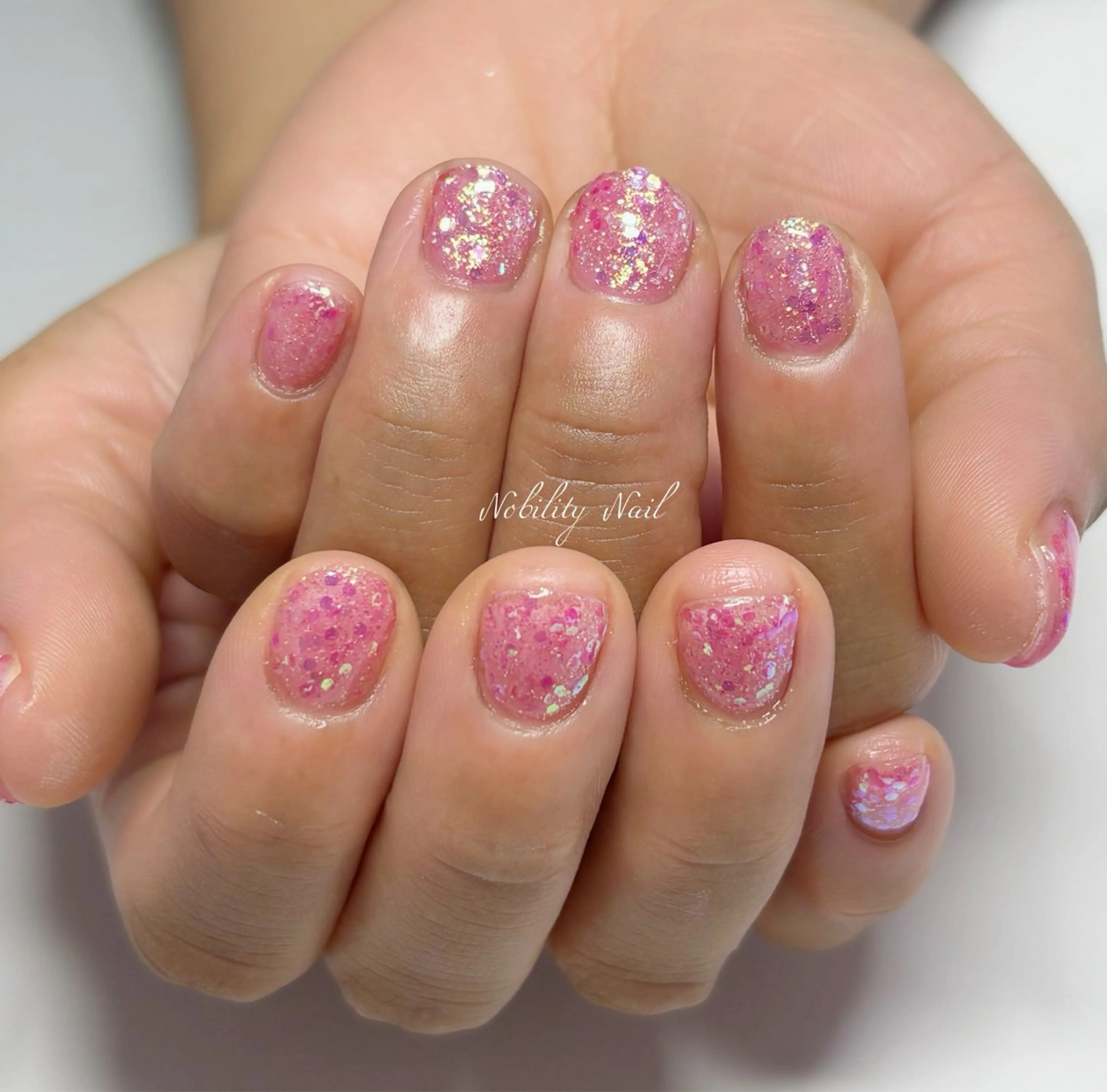 ネイル キラキラネイル ラメ(グリッター) ピンク ハンドネイル 風口 麻由子のネイルデザイン