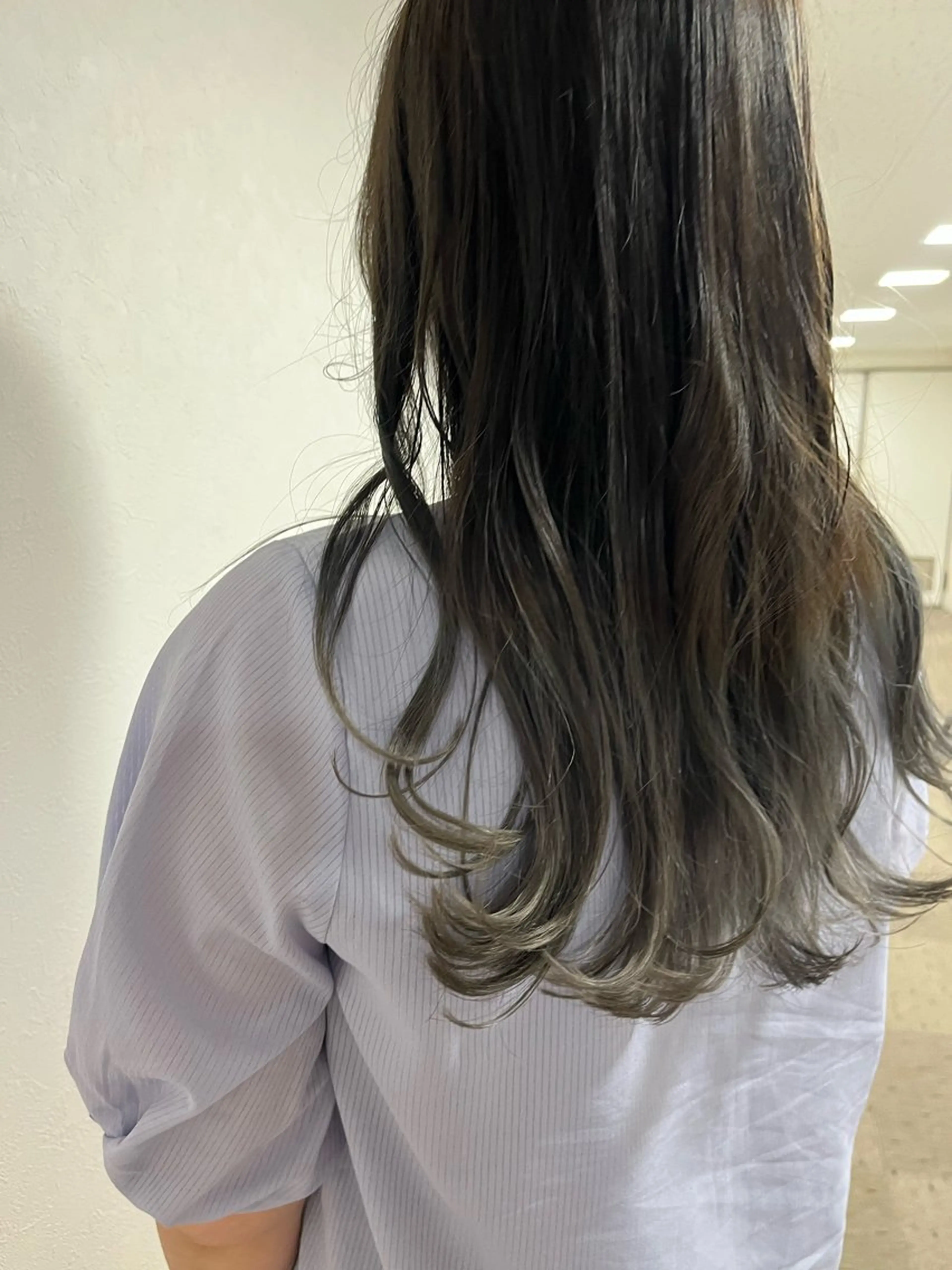 セミロング ヘアカラー トリートメント ハイトーンカラー🩵 耳ツボジュエリー👂のその他イメージ