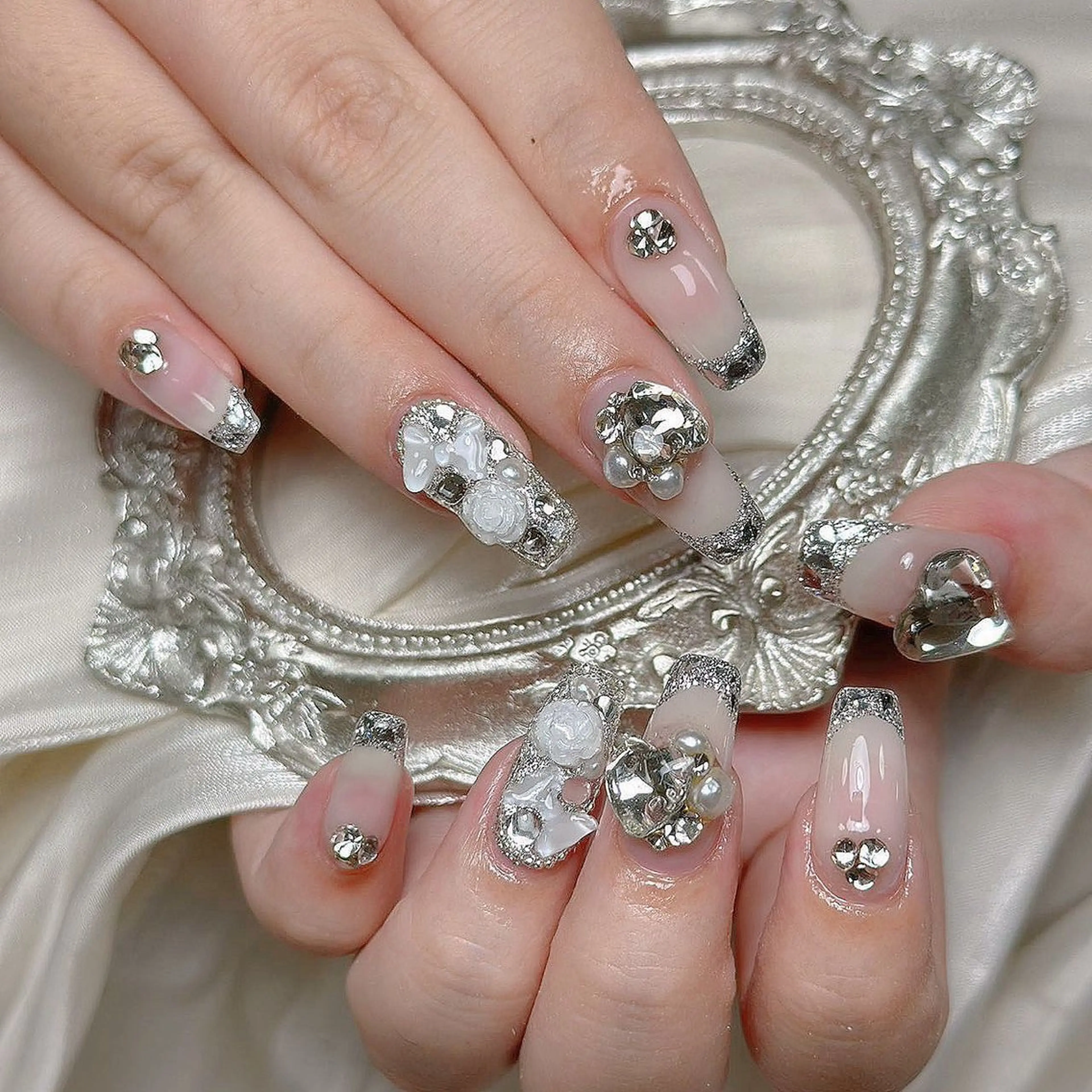 ネイル ハンドネイル Maggie nailクロのネイルデザイン