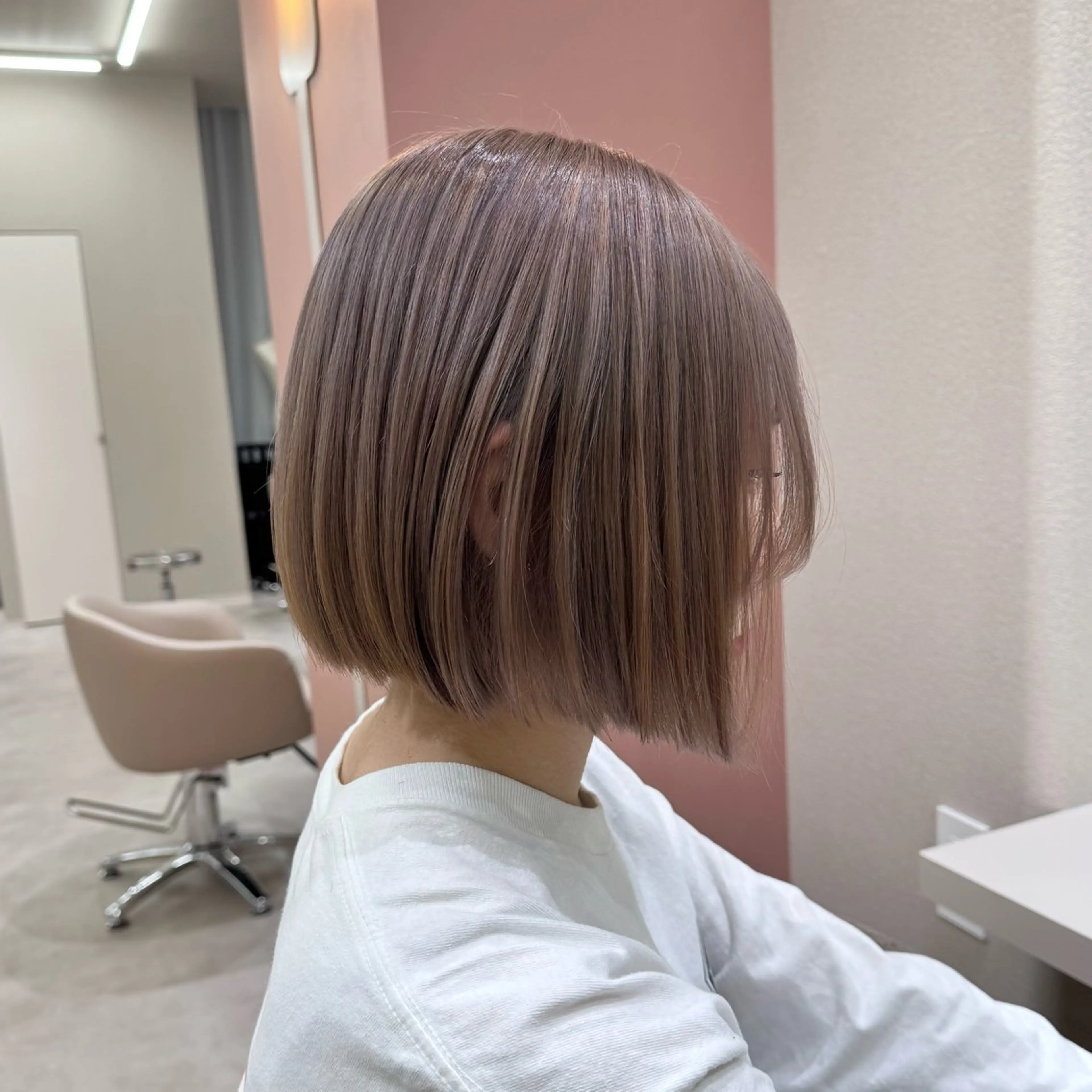 ショート カラー ベージュカラー ブリーチ 透明感カラー ボブ ボブ/色素薄めカラー RISAのヘアスタイル
