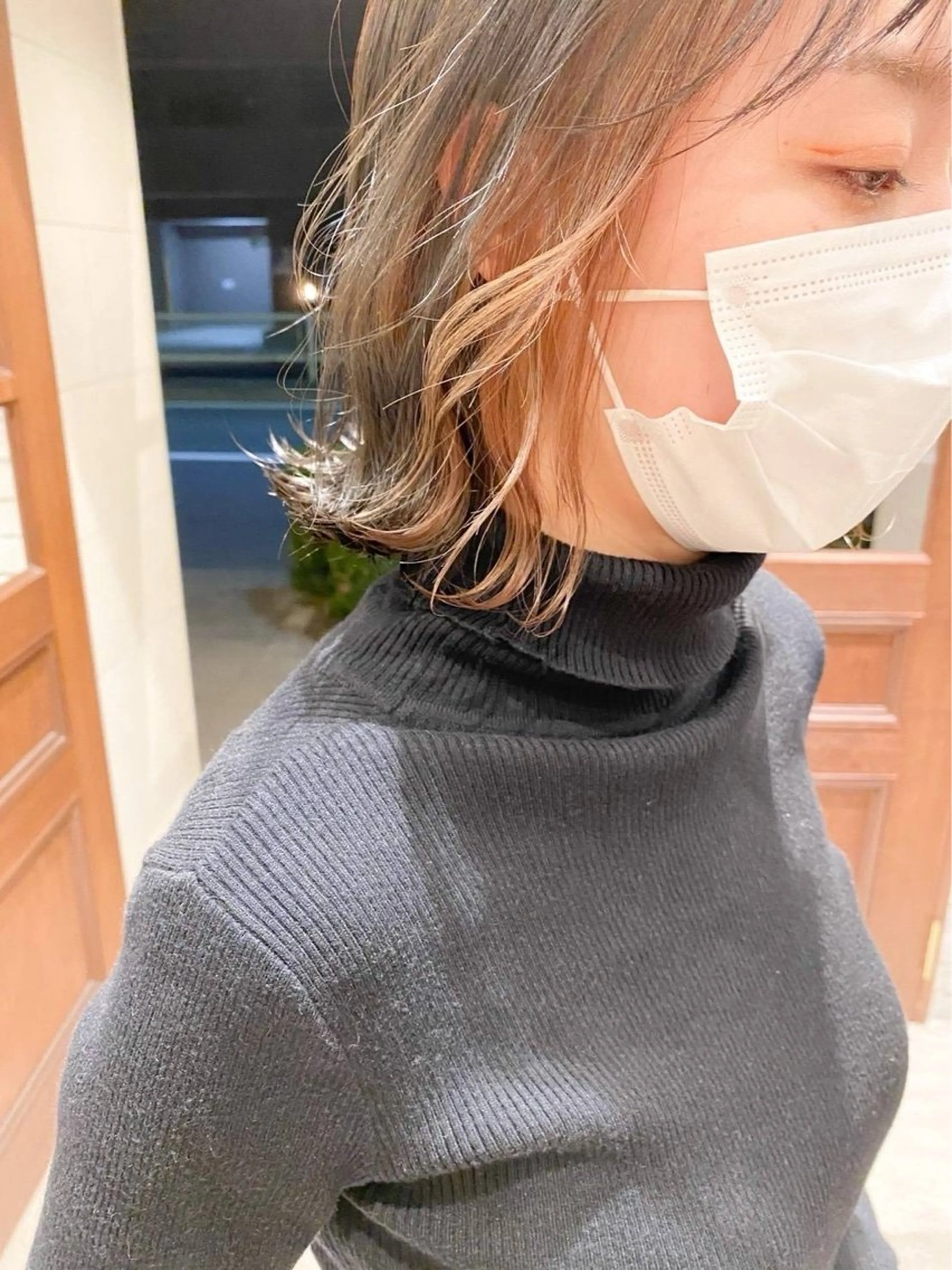 ブリーチデザインカラー　　　　　　　　　　　　　　　　　　　　　　　　　　　　(ハイライト、インナー🩵ホイル15​〜​20の写真