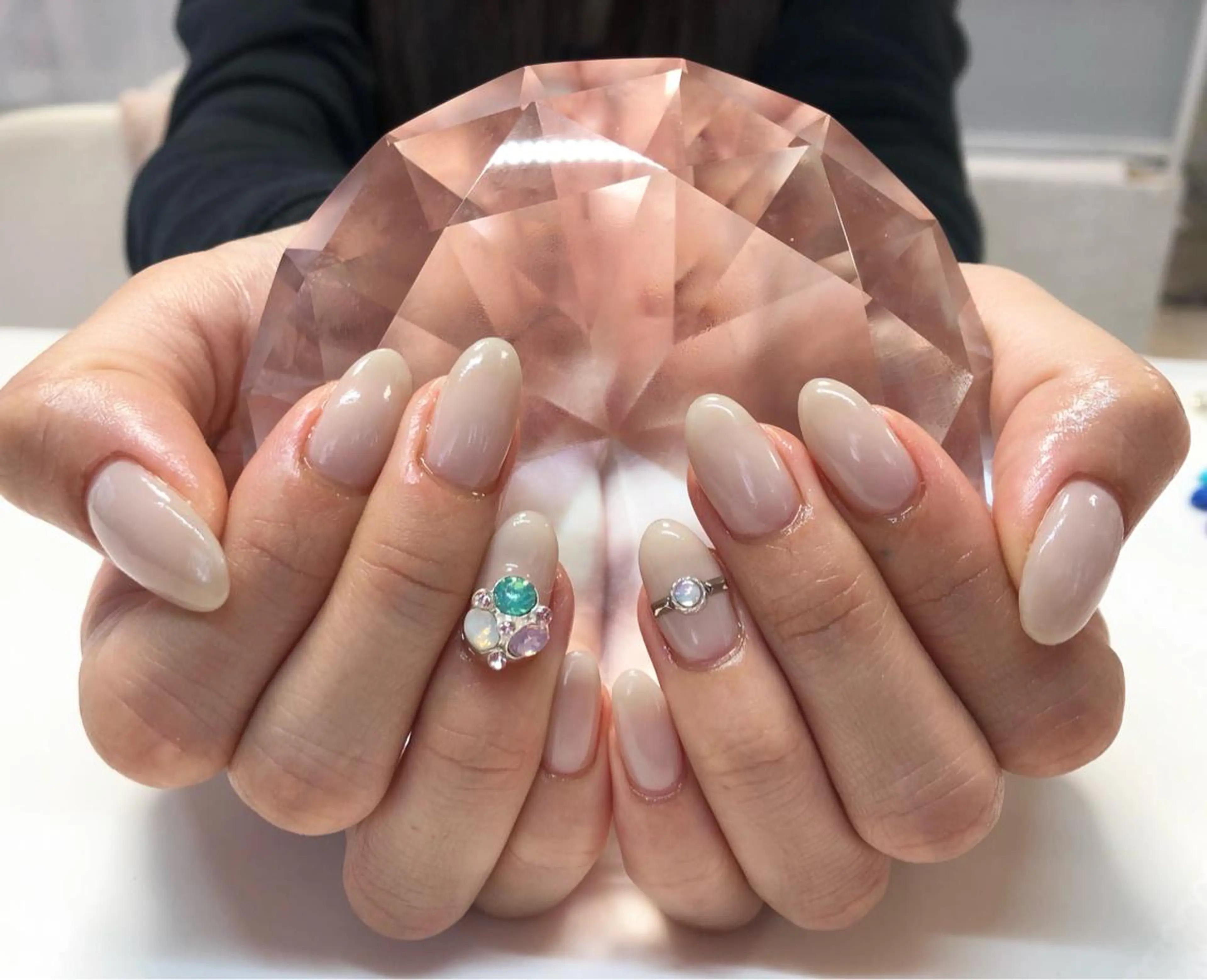 ネイル ハンドネイル ハンドケア 吉村 美咲のネイルデザイン