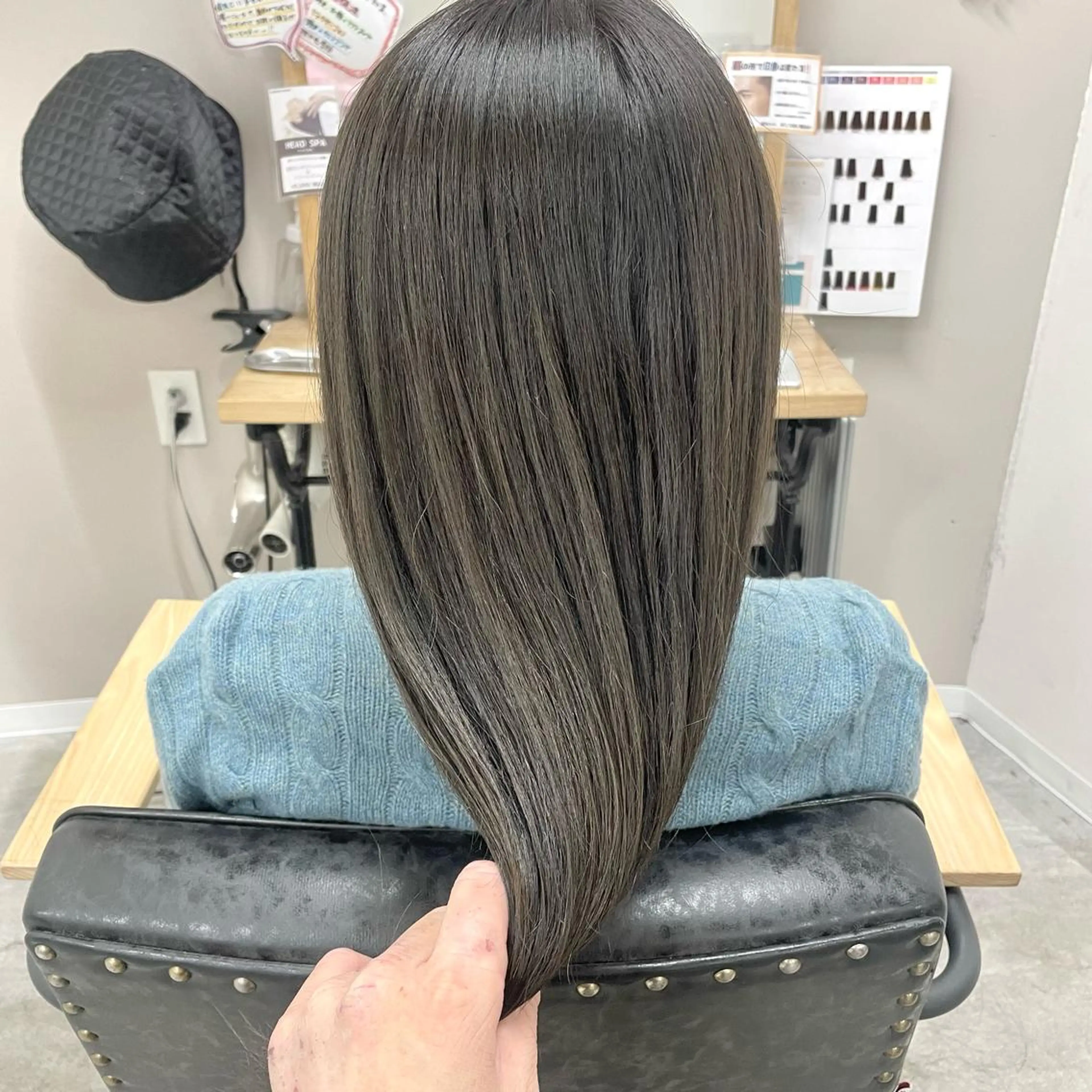 ロング カラー 肌に馴染む暗髪 梅田・増田のヘアスタイル