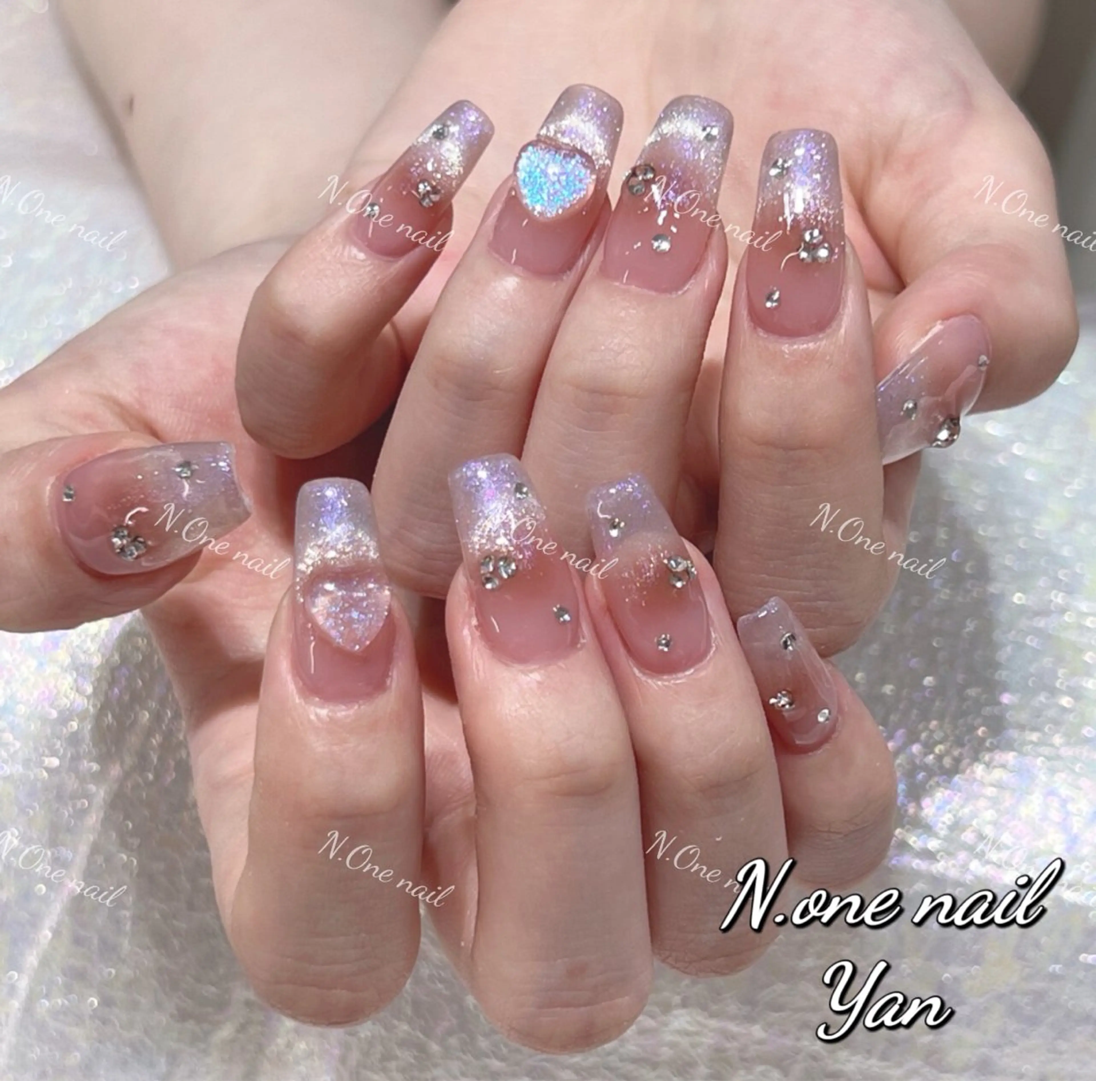 ネイル アートネイル グラデーション キラキラネイル ニュアンスネイル オフィスネイル 長いだし/スカルプ/ パラシェルN.oneのネイルデザイン