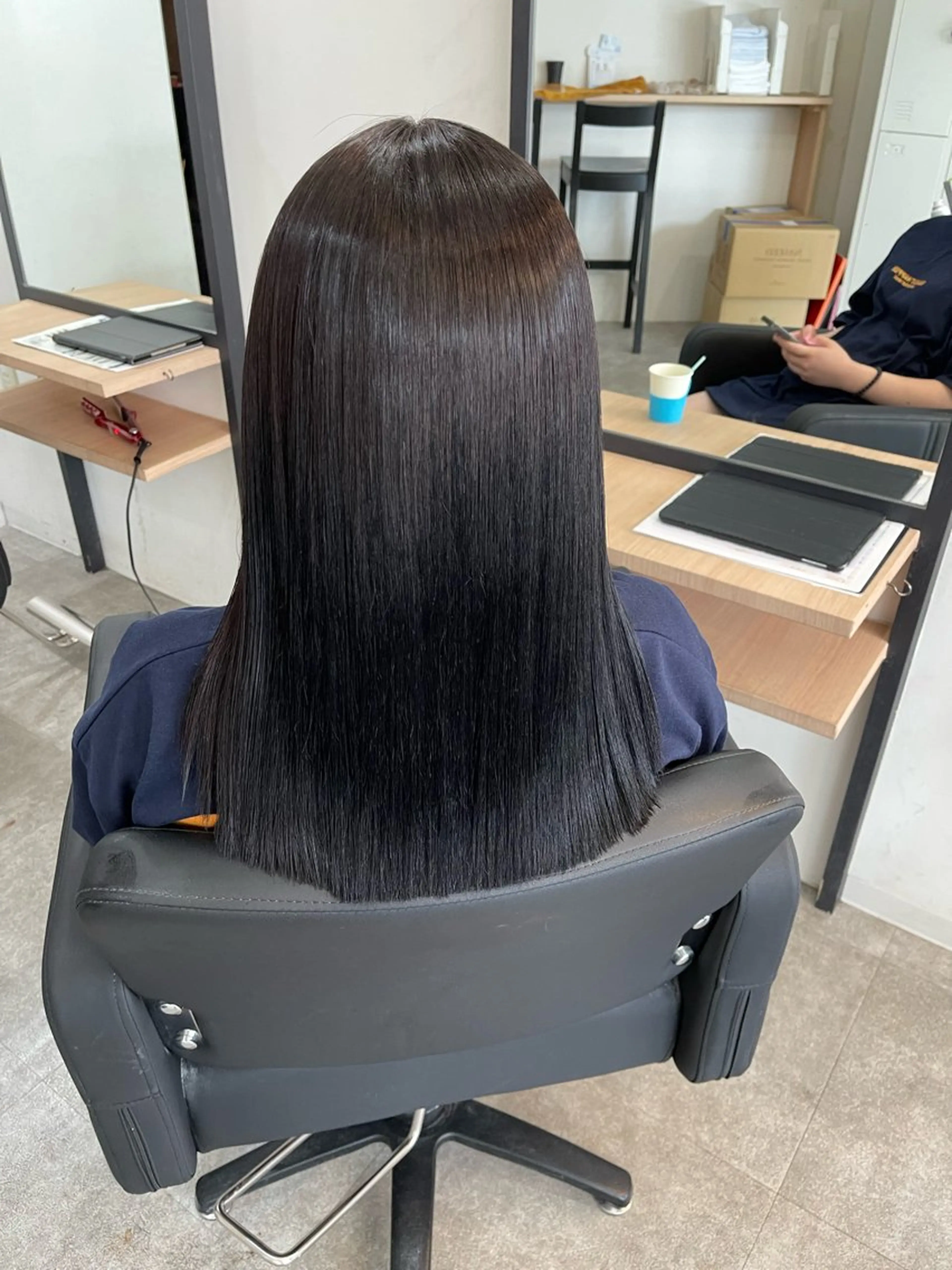 ミディアム ブリーチ縮毛矯正 LAFFYuiのヘアスタイル