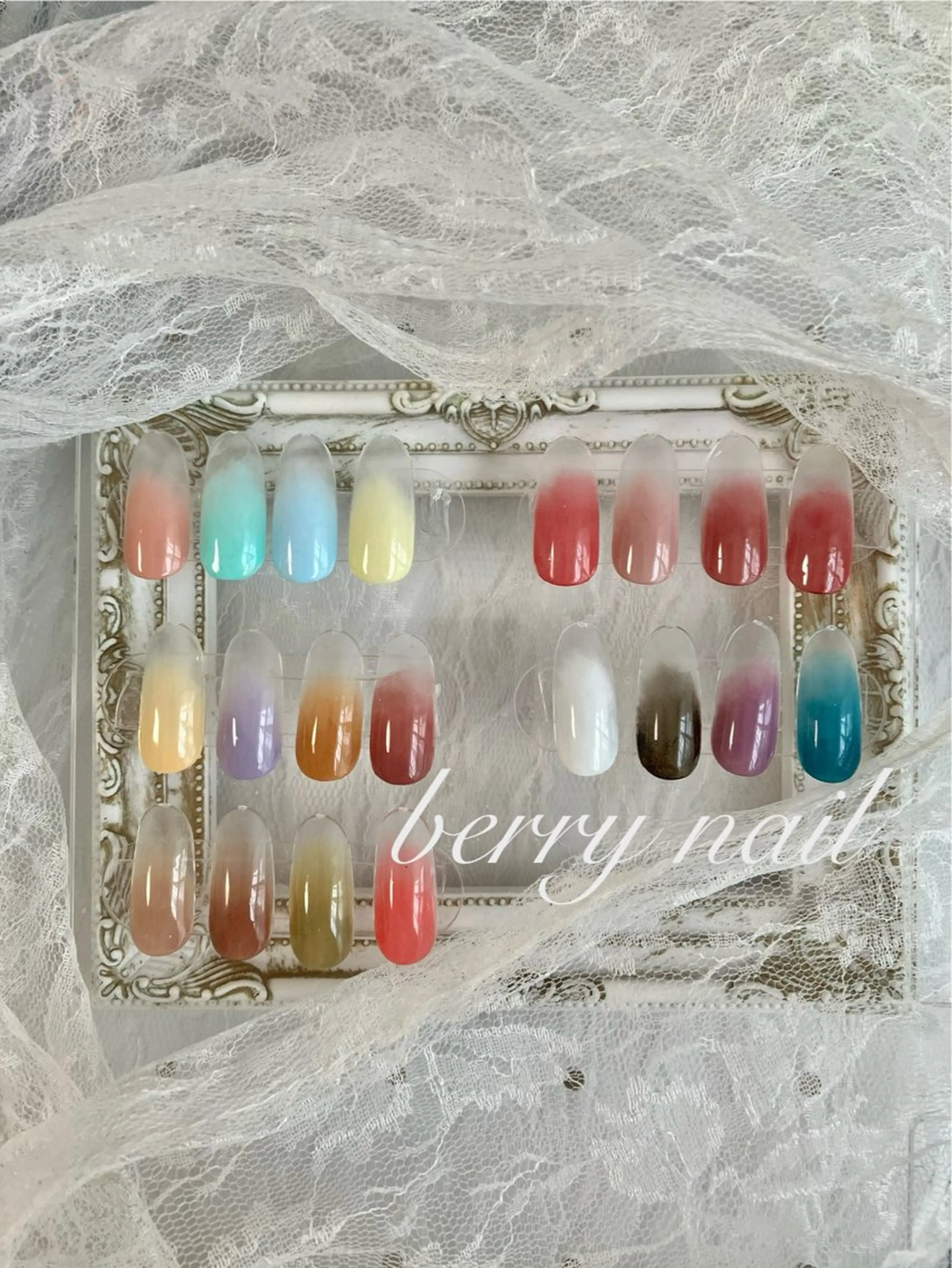 カラーグラデーション💅本店自爪オフあり660円他店自爪880円長さ出しオフの場合+1800円他店パーツオフ一個200円の写真