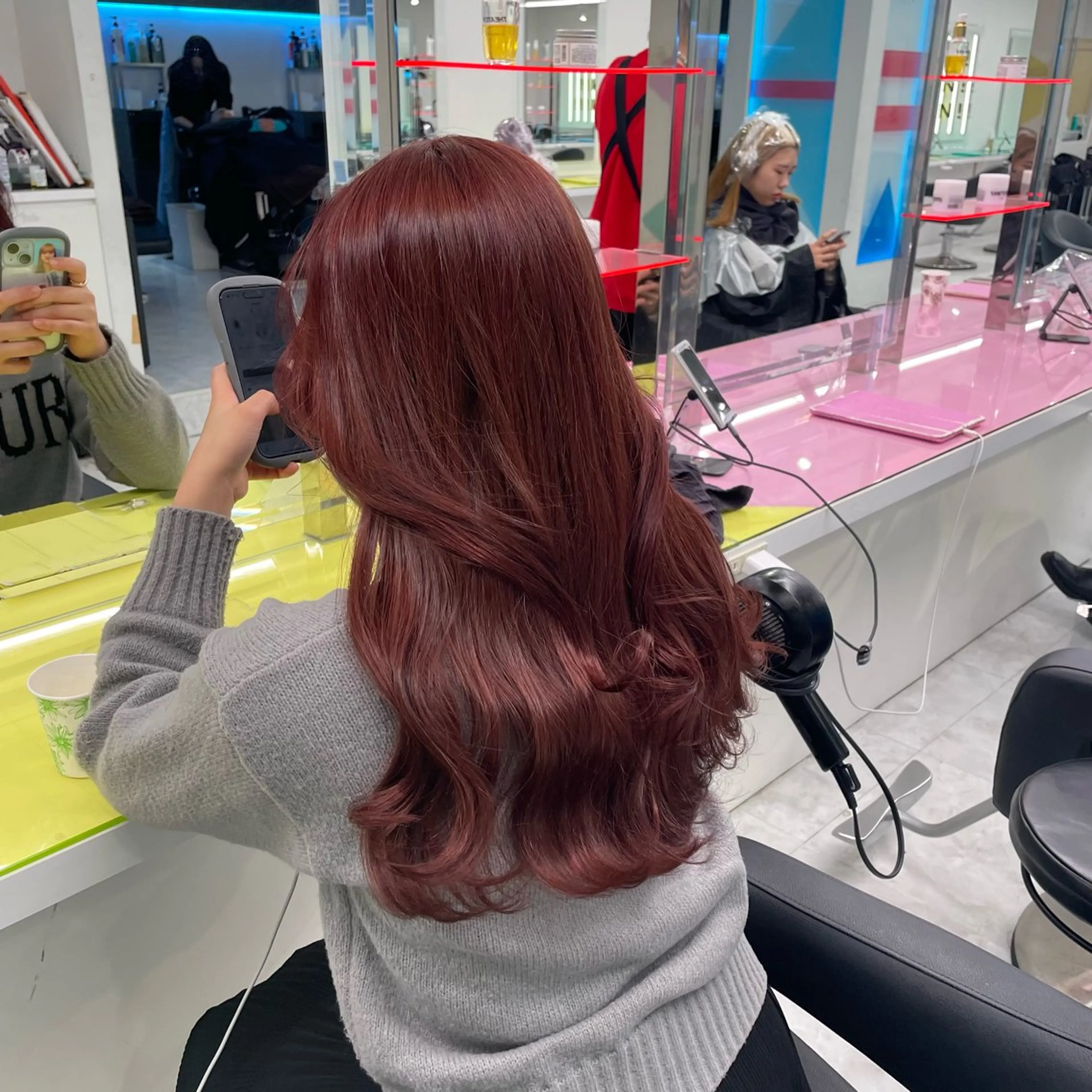 ロング カラー メンズ ケアカラー ロング 🩶学生指名No.1 レッド・ボルドー🩶のヘアスタイル