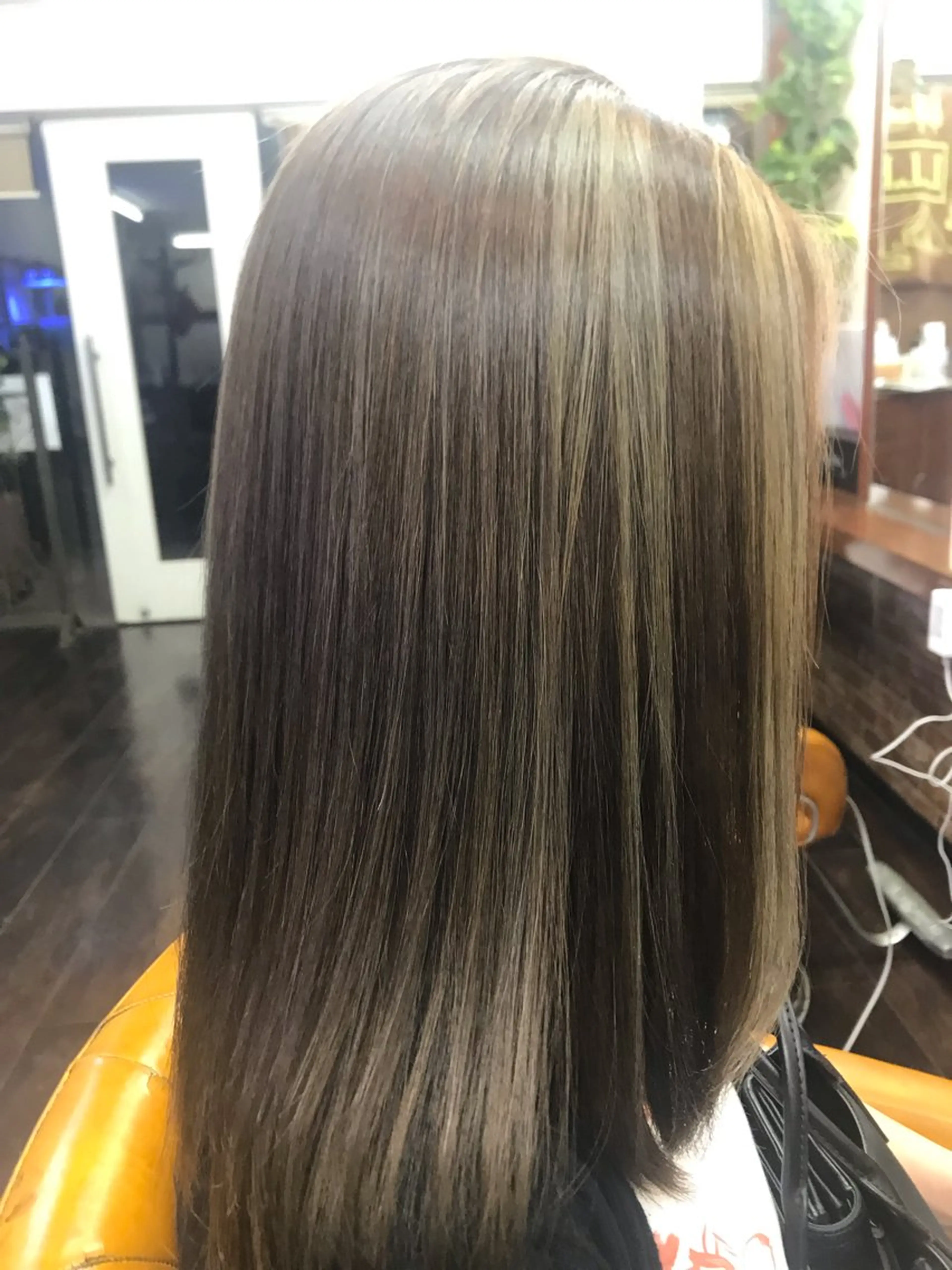 セミロング カラー 桧山 真のヘアスタイル