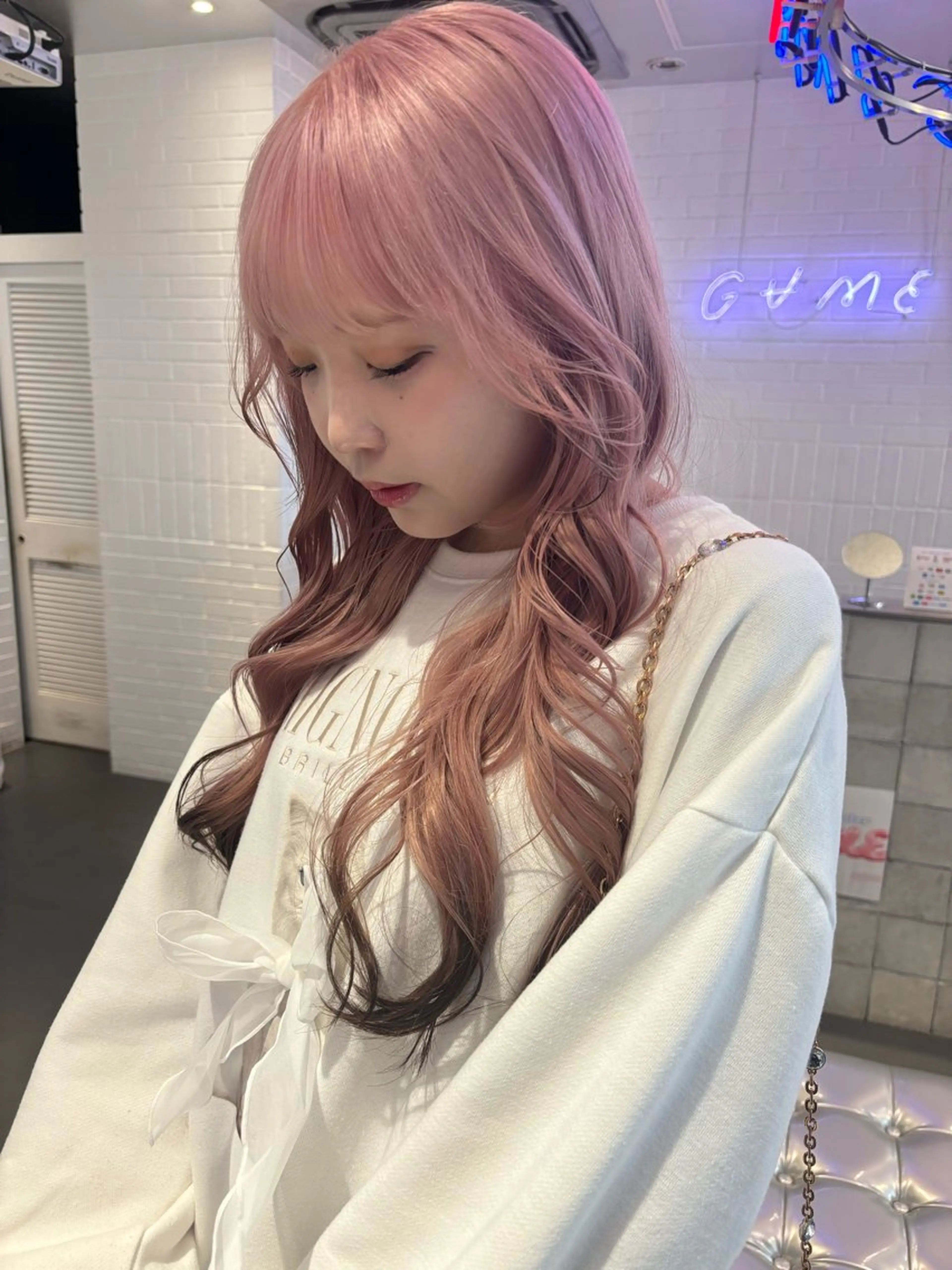 ミディアム カラー ヘアアレンジ ブリーチ 髪質改善 トリートメント 🎨ハイトーン/ 切りっぱなし みつきのヘアスタイル