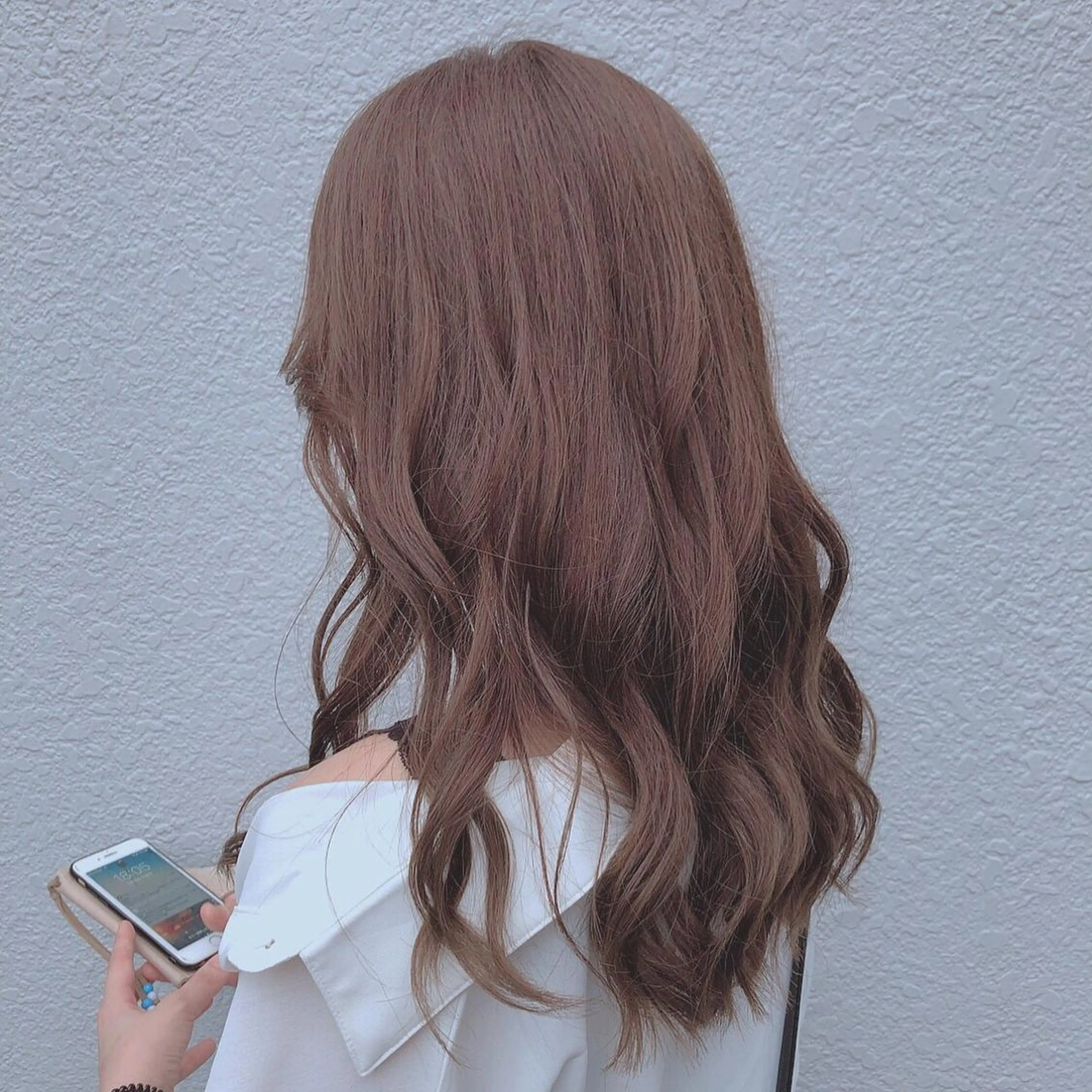 セミロング カラー デザインカラー✨新倉 佑奈のヘアスタイル