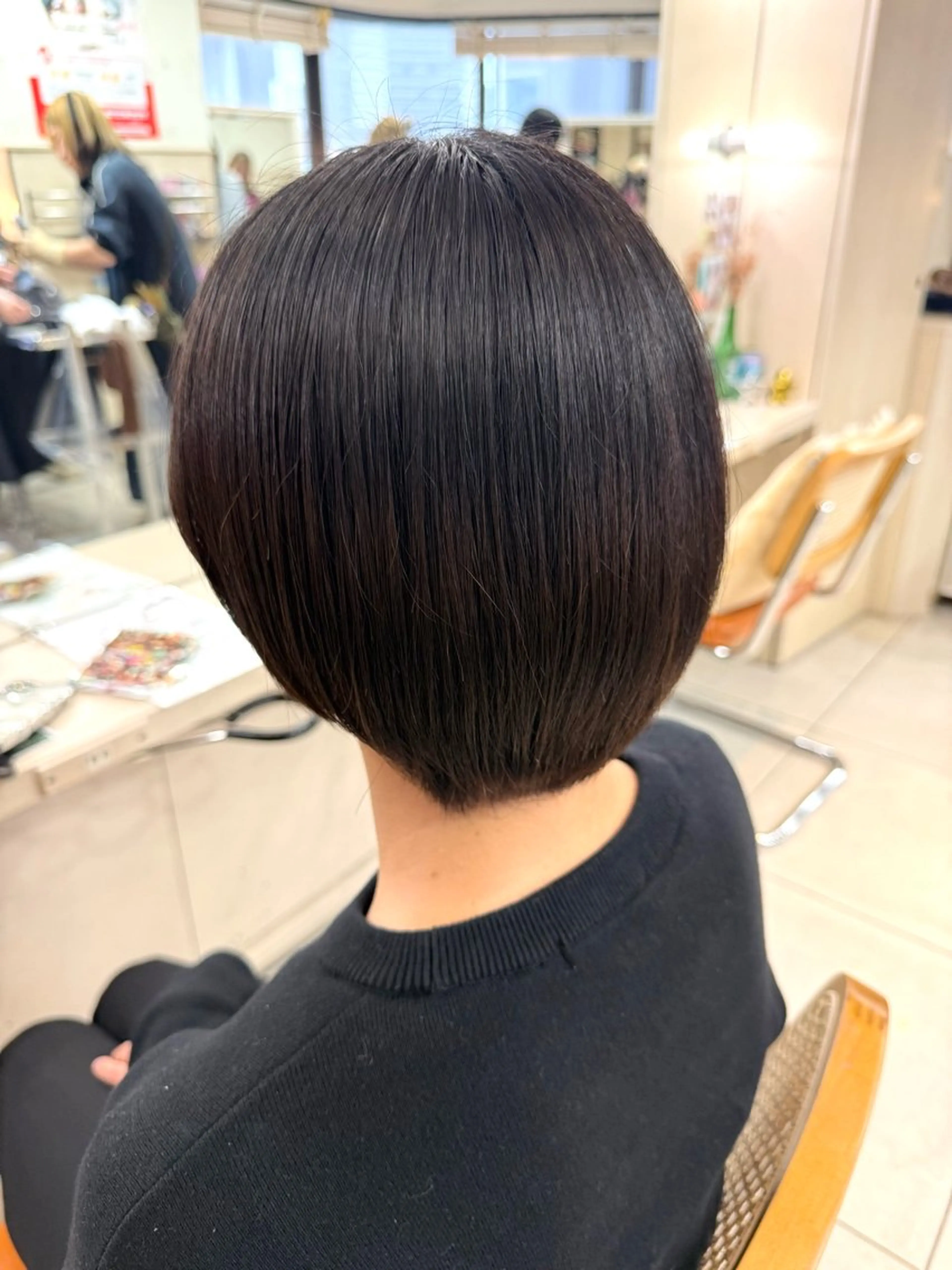 ショート 🎨ハイトーン レイヤーカットやまとのヘアスタイル