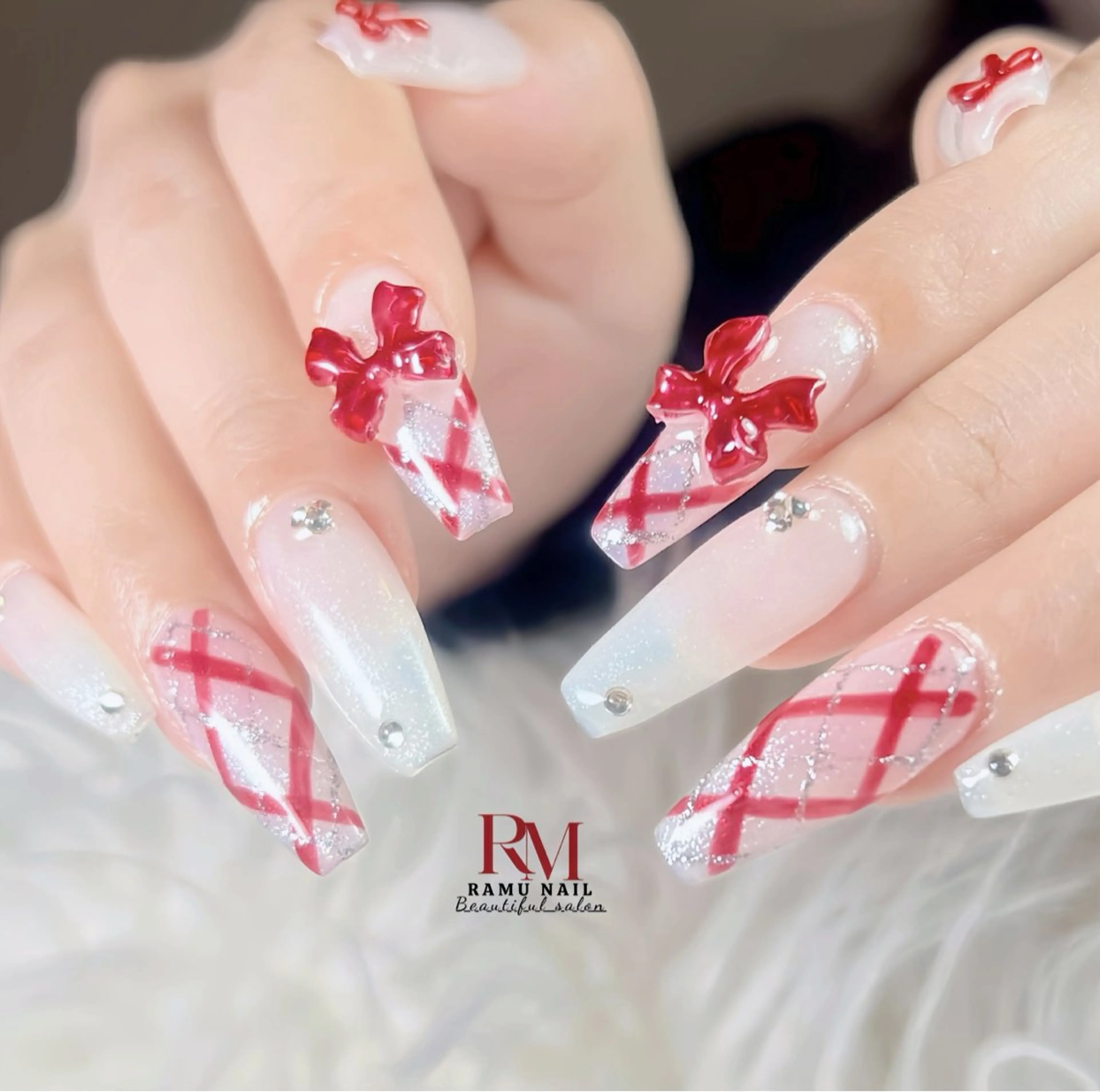 ネイル アートネイル チークネイル フレンチネイル グラデーション キラキラネイル ハンドネイル NEKO Chanのネイルデザイン