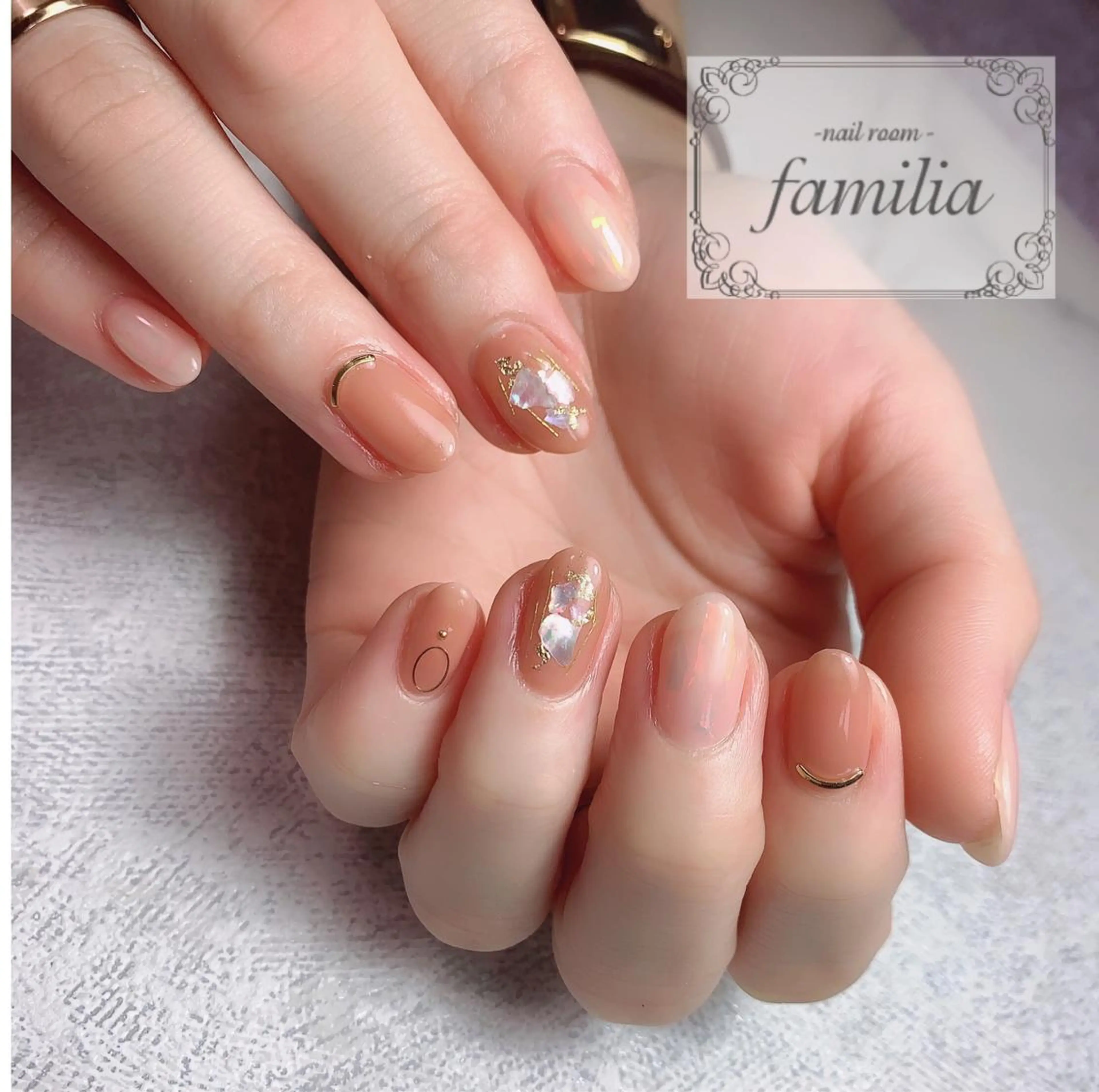 ネイル ハンドネイル -nailroom- familiaのネイルデザイン