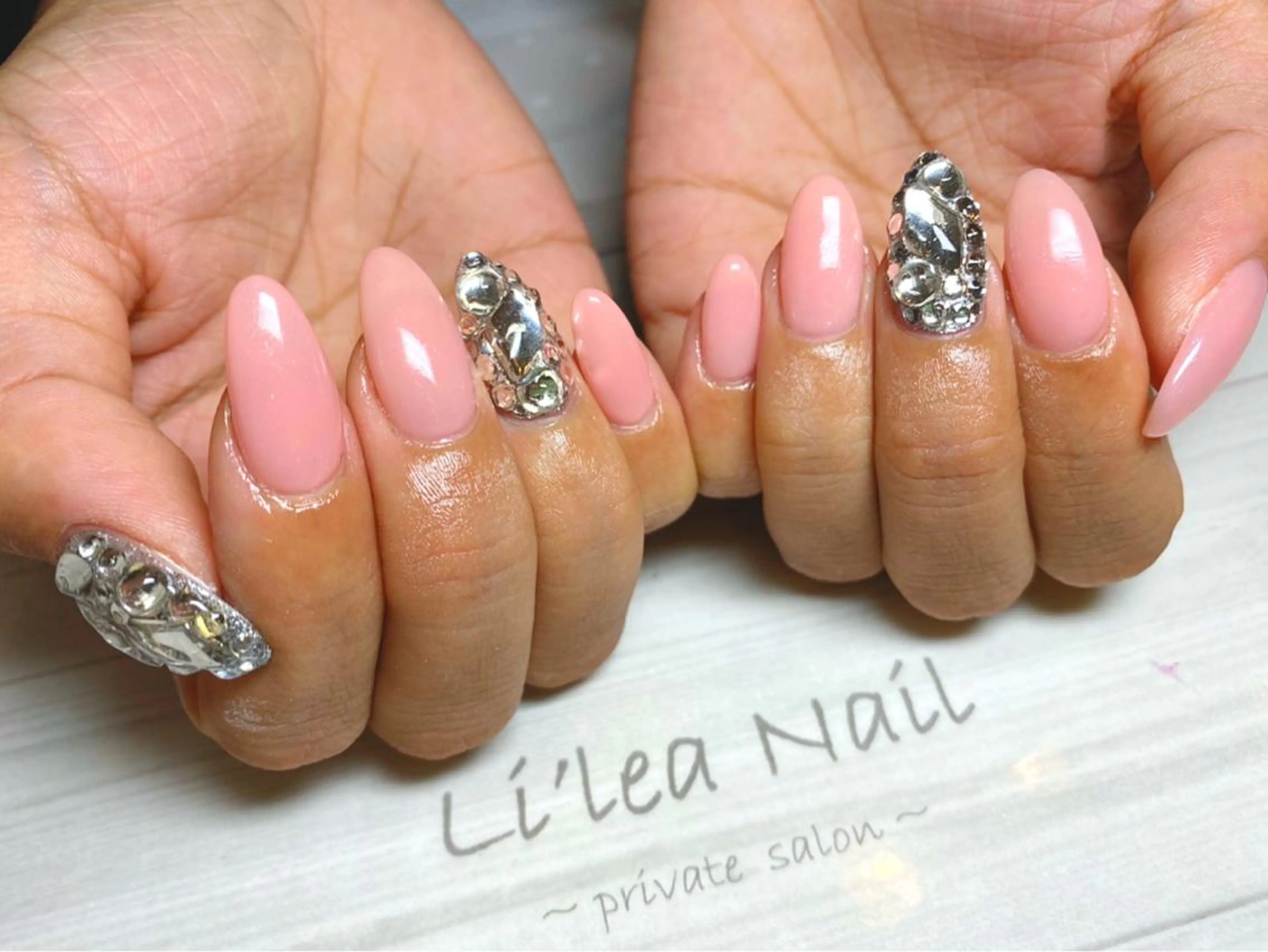 ネイル Li'leaNail AINAのネイルデザイン