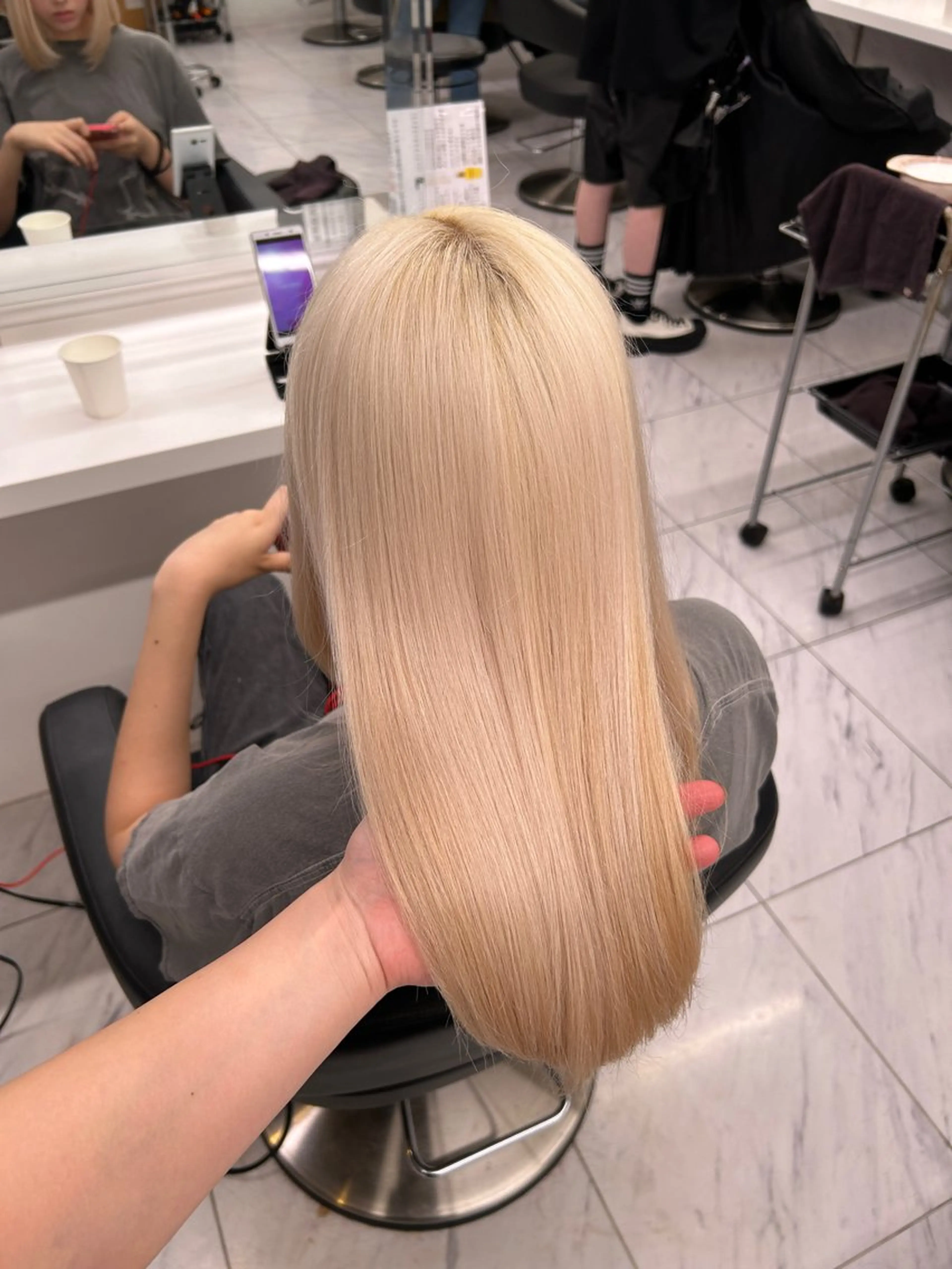 ロング カラー ヘアカラー トリートメント ヘッドスパ ヘアセット 🥯縮毛/レイヤー/ ベージュヘア🥯のヘアスタイル