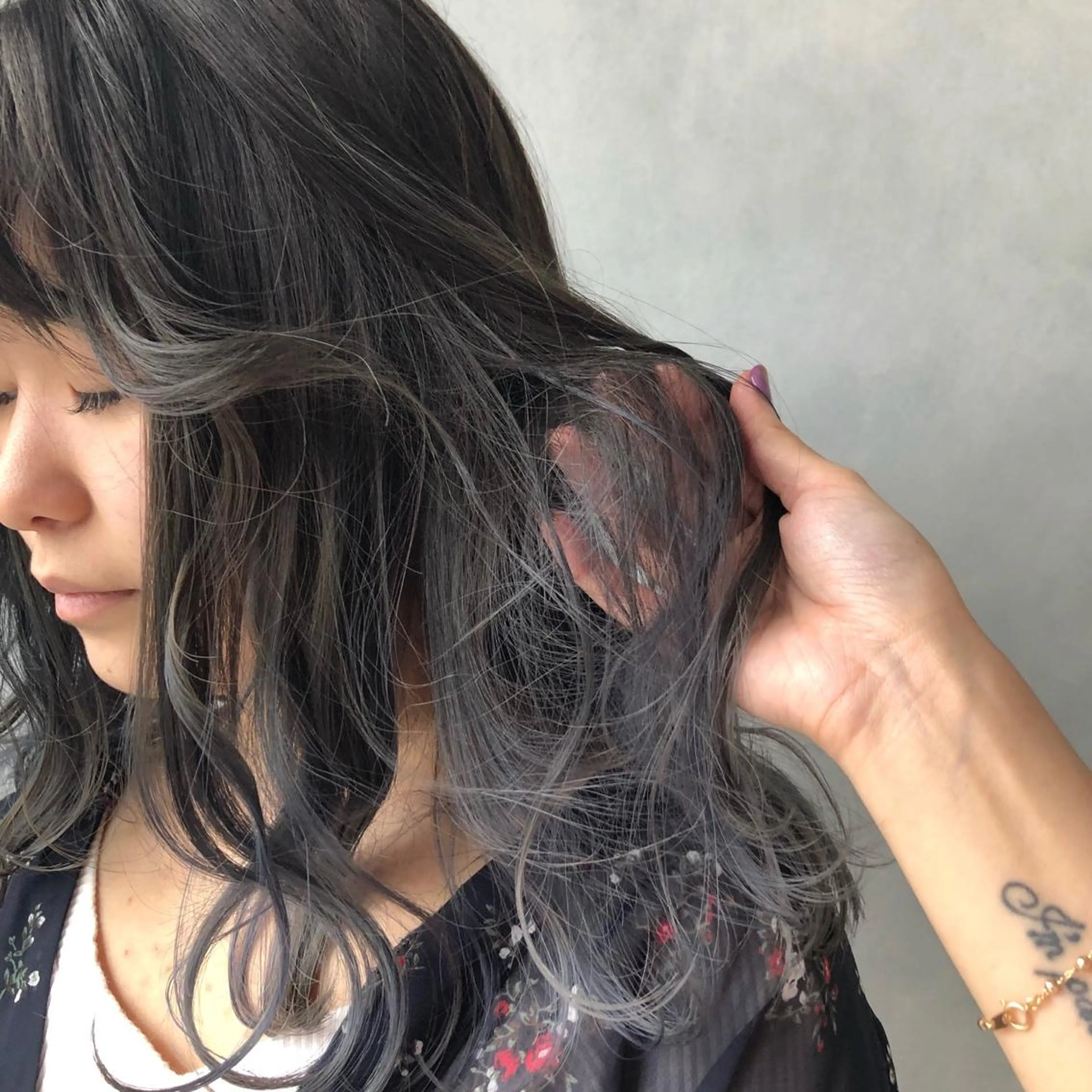 セミロング カラー ブリーチ 透明感カラー ORIKA 美容室のヘアスタイル