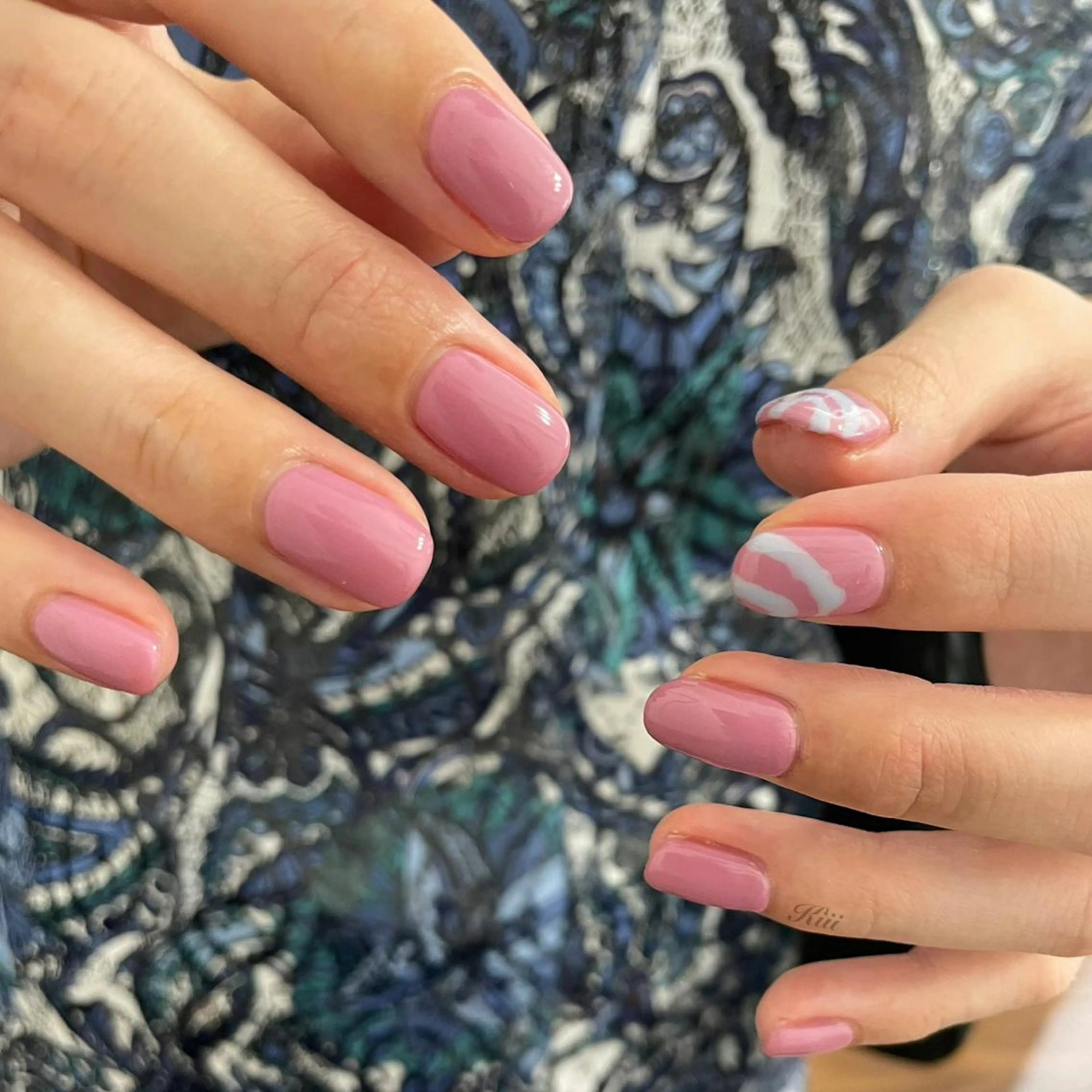 ネイル ピンク ハンドネイル フットネイル kiii.__ ✴︎*のネイルデザイン