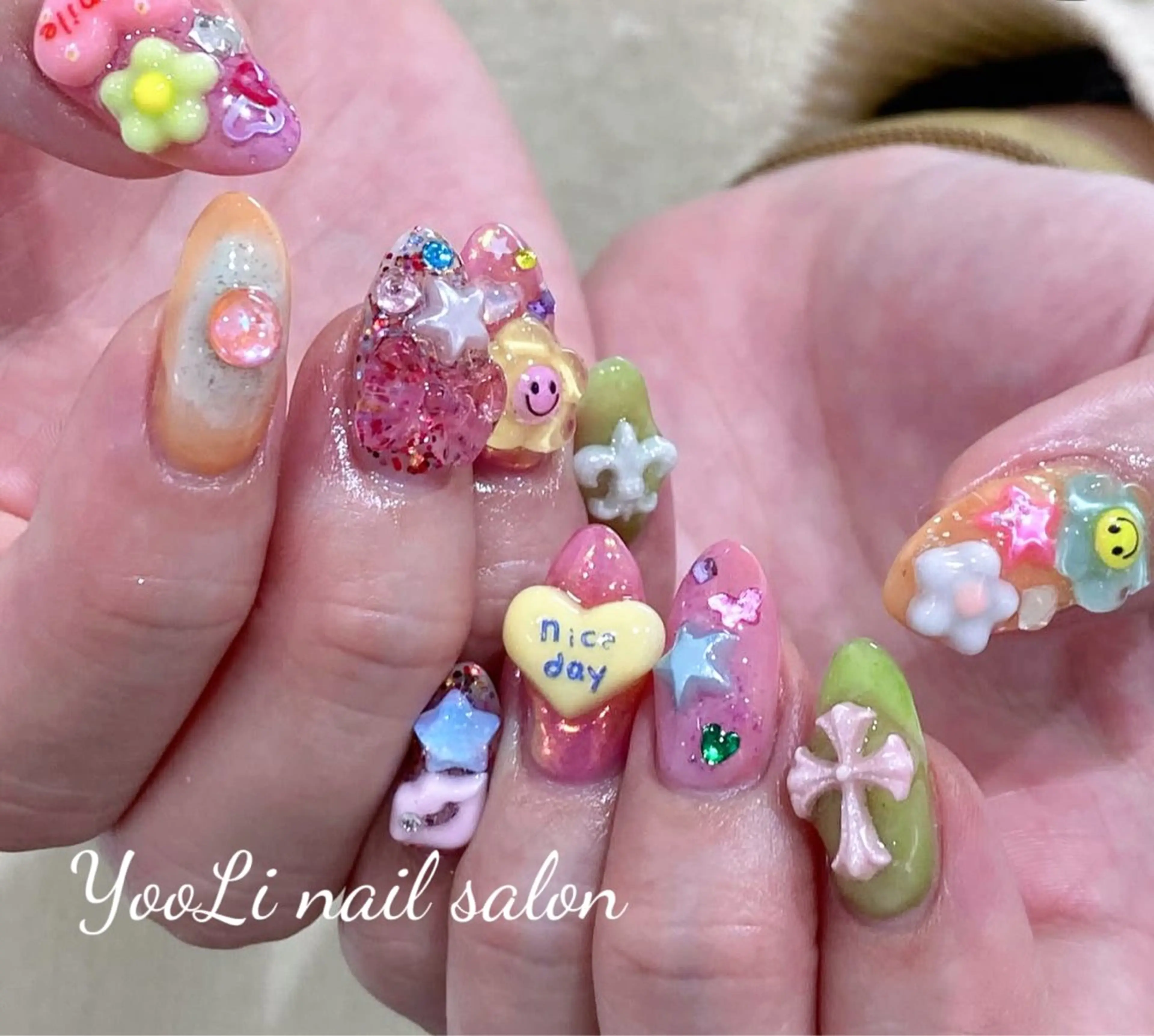 ネイル アートネイル オーロラネイル チークネイル フレンチネイル ガラスフレンチ 🎀🎀YooLi Nail Salonのネイルデザイン