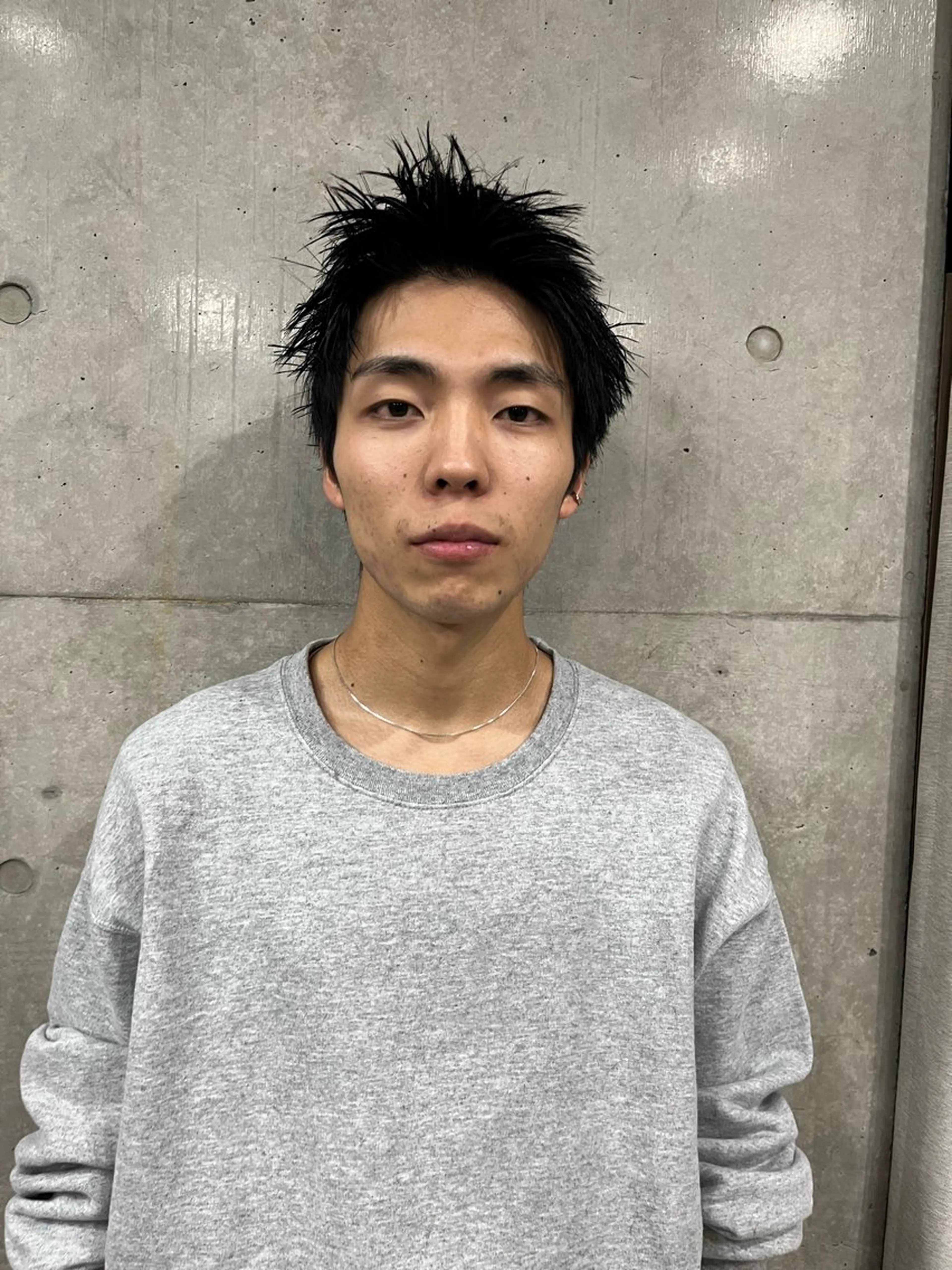 ショート メンズ カット 曲がる縮毛矯正 センターパートのヘアスタイル