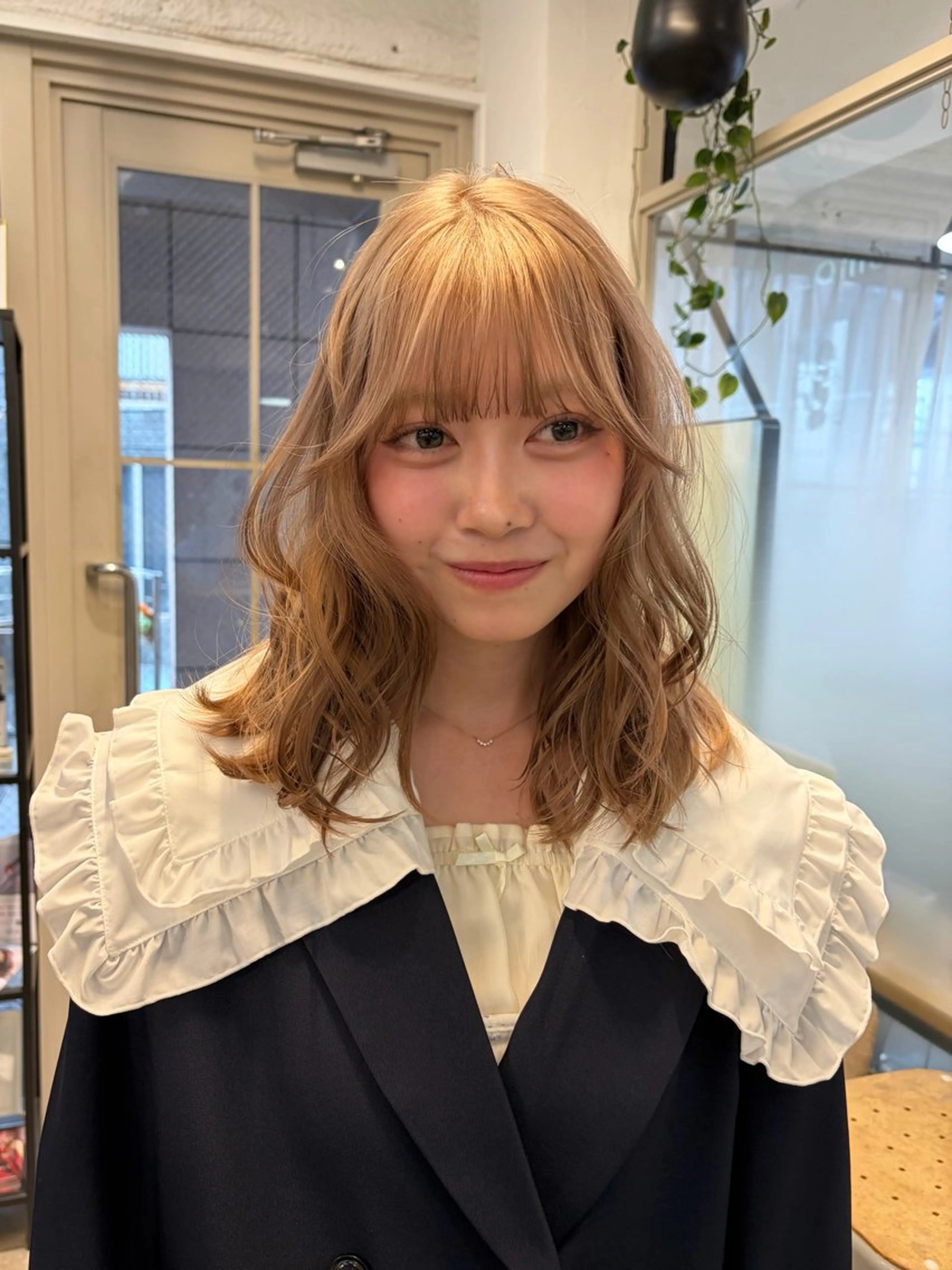 ミディアム カラー ミルクティー× グレージュMOMOのヘアスタイル