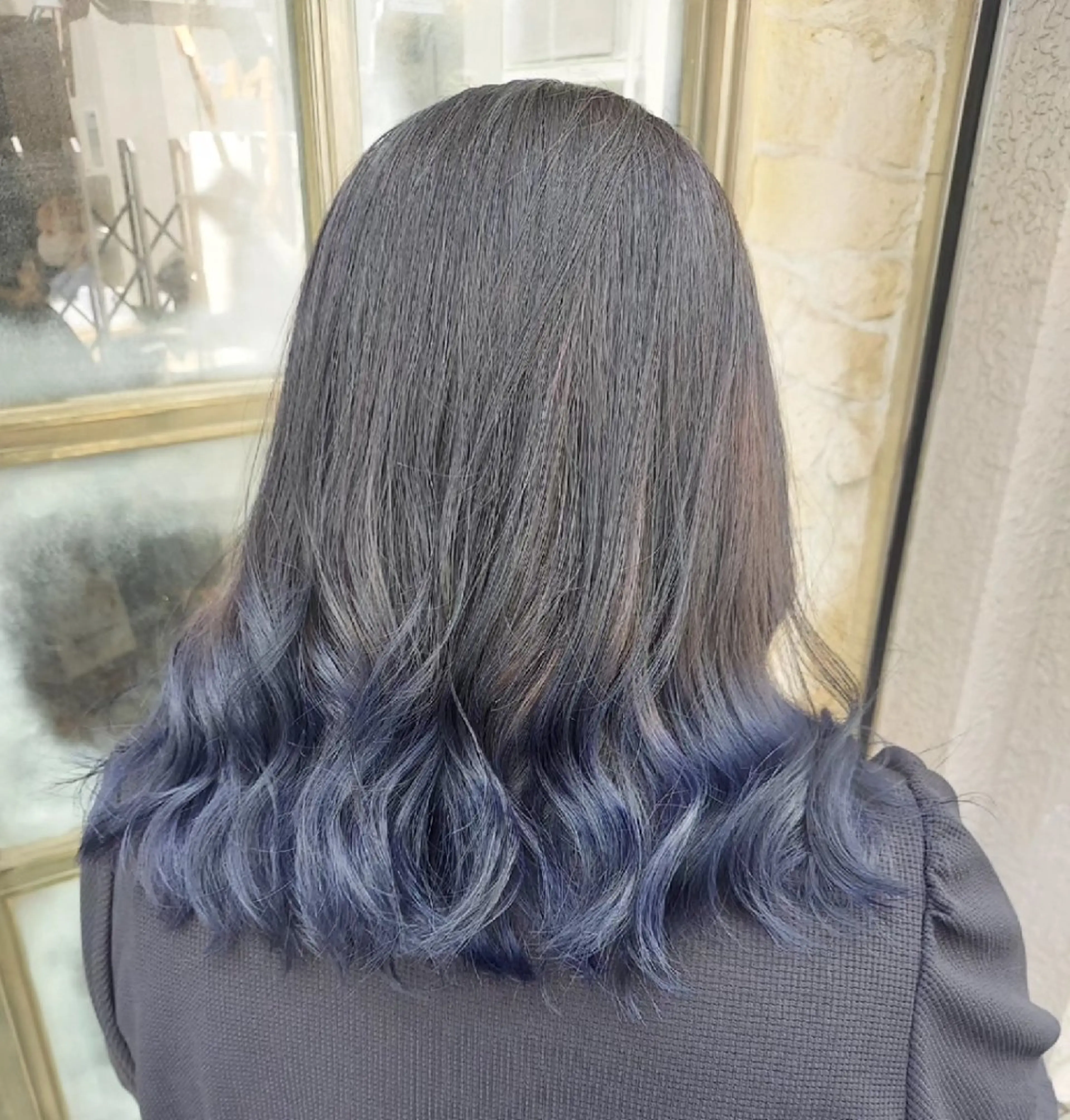 カラー セミロング ブルーカラー グラデーションカラー ヘアカラー トリートメント ブリーチ・ハイトーン 特化🎉内山のヘアスタイル