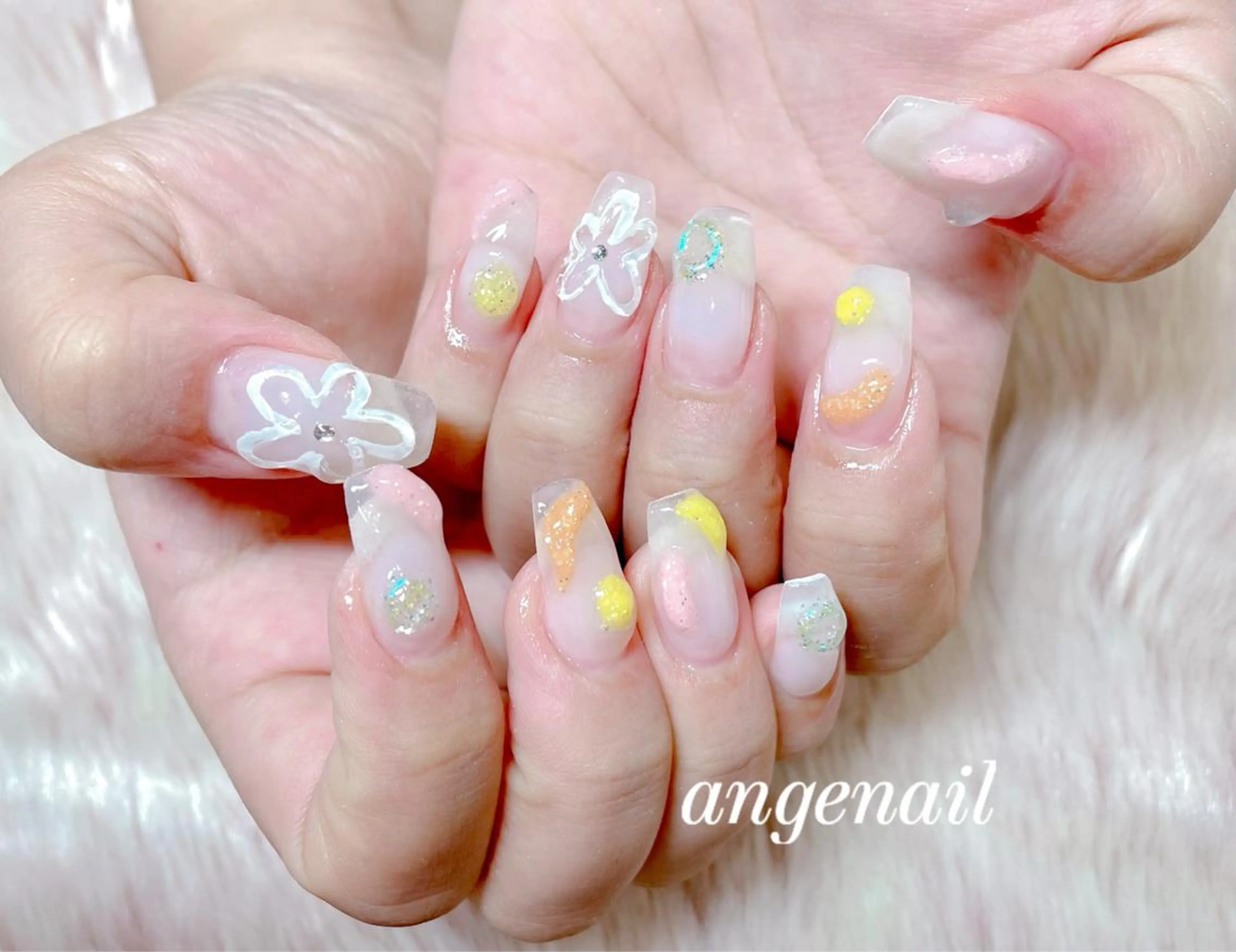 ネイル ハンドネイル オーナーネイリスト MAKIのネイルデザイン