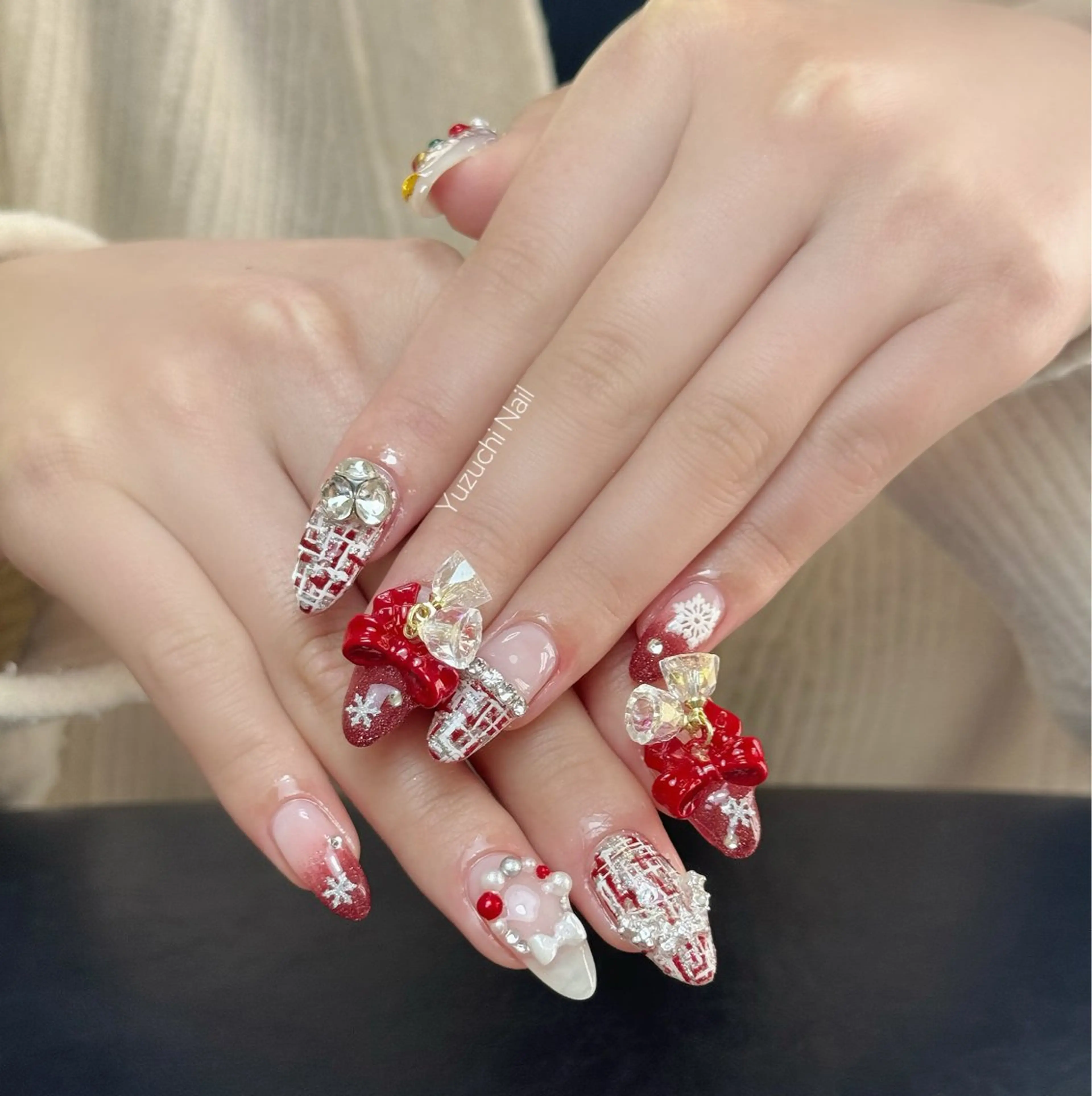 ネイル マグネットネイル リボン ハンドネイル Yuzuchi Nailのネイルデザイン