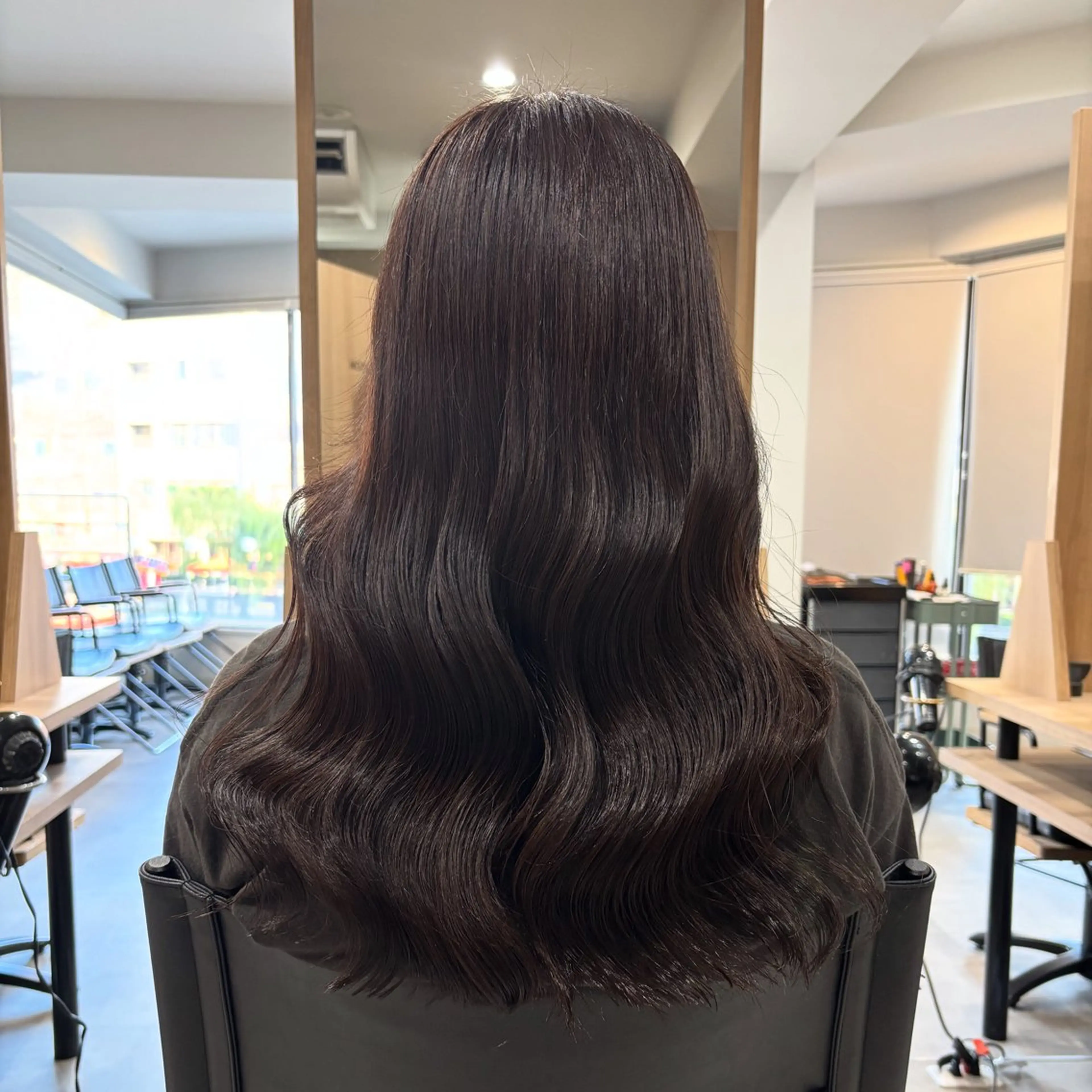ロング カラー 浦川 麗美のヘアスタイル